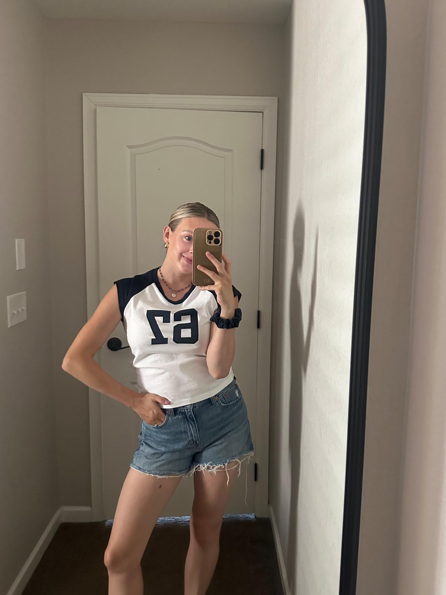 aritizia t shirt & madewell denim shorts 🇺🇸