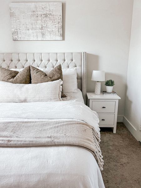 Hello Monday🤍 Who is ready for a new week?! It is officially my birthday week and I have so much to do before a fun weekend ahead🙌🏽 I hope you have an amazing start your week! #neutralhome #neutralhomedecor #neutralbedroom #neutralbedroomdecor #wayfair #casaluna #targetfinds #targetdecor #amazonfinds #amazonhome #amazon #competition #ikea #ikeadiy #moderntransitional #modernorganic #neutralvibes #simplehome #simplehomedecor 

#LTKhome #LTKFind #LTKunder100