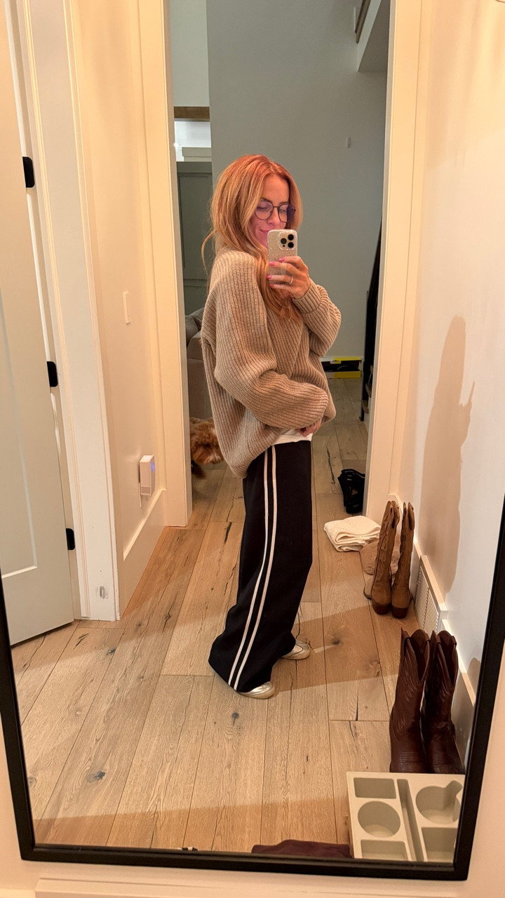 Wearing a medium in the sweater, small in the pants, and a 39.5 in the shoes. I’m an 8-8.5 in shoes typically!

#LTKootd