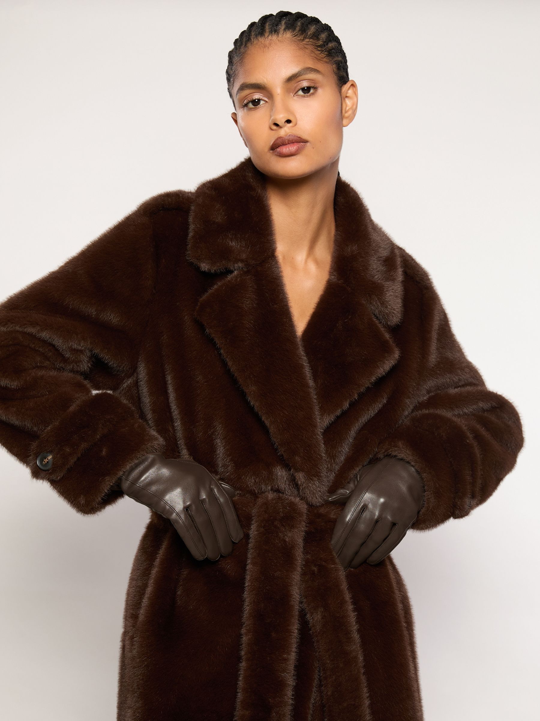 Leather Gloves in Chocolate | Reiss UK