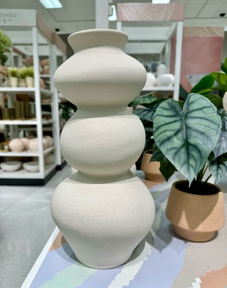Such pretty and unique vase! It’s about 10" and only $35!🙌🏽

#LTKhome #LTKfindsunder50 #LTKstyletip