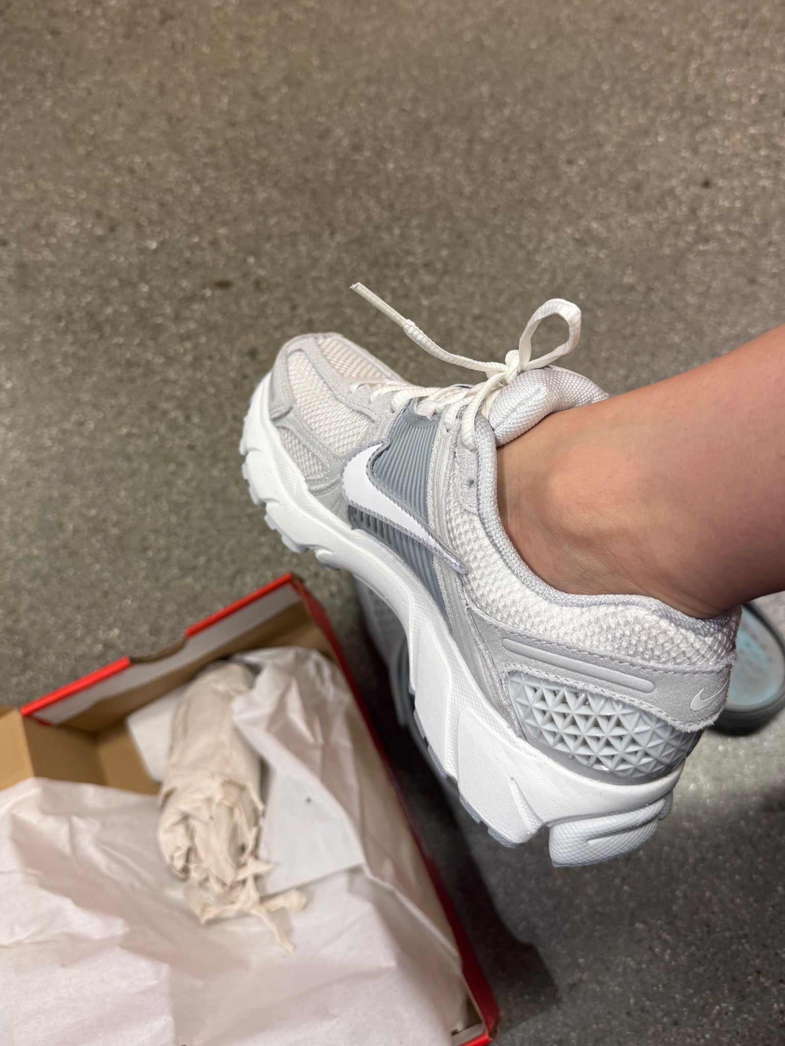 Nike Vomeros 🩶 Been wanting a pair for so long! Sale @ Cabazon Outlets from $180 to $110 ☺️

#LTKPetite #LTKStyleTip #LTKActive