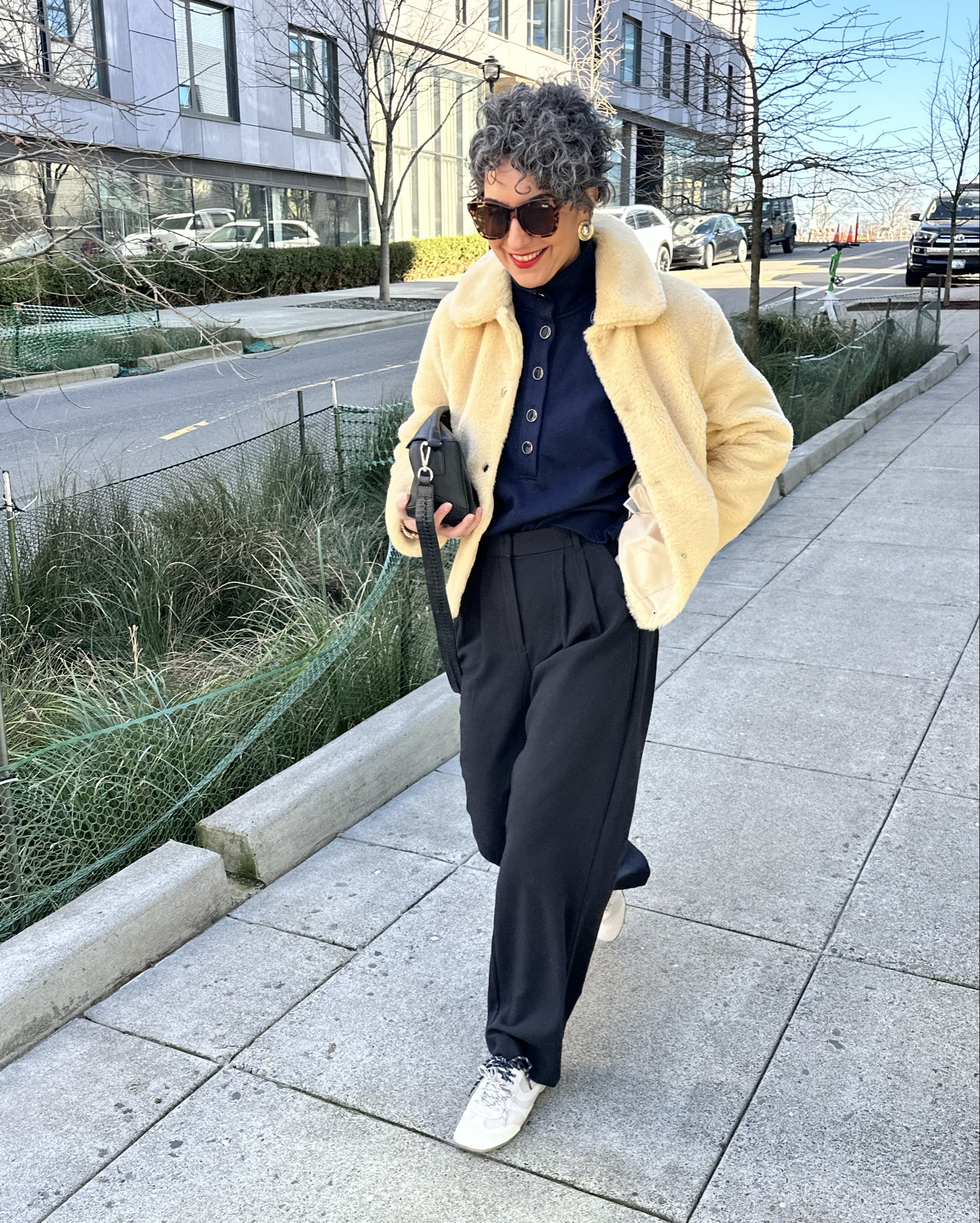 Sunday OOTD 
.
Wearing a large in jacket, 27 in pants and small in top 

#LTKootd