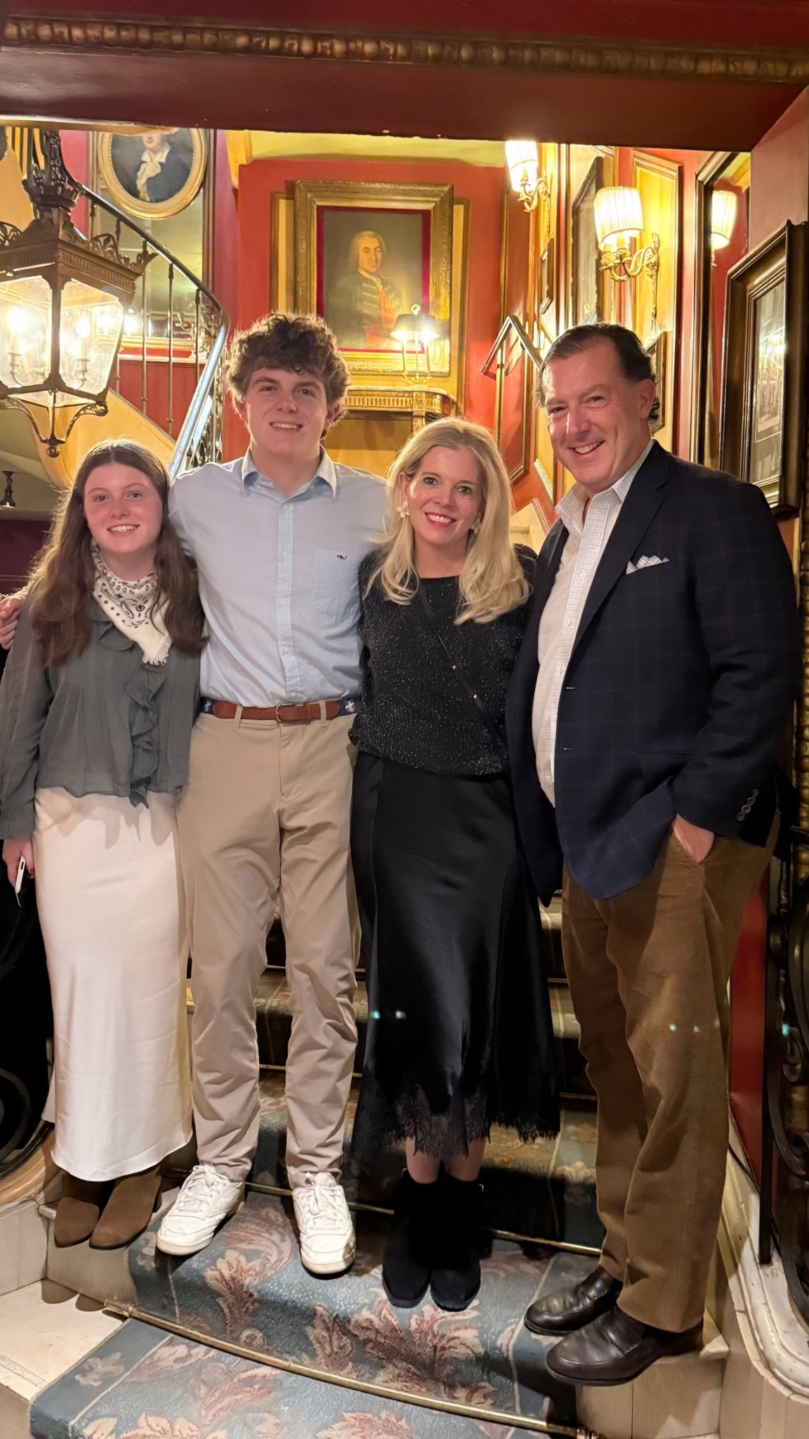 My favorite silk skirt that I wore on repeat in Paris🇫🇷

#LTKTravel #LTKOver40 #LTKSeasonal