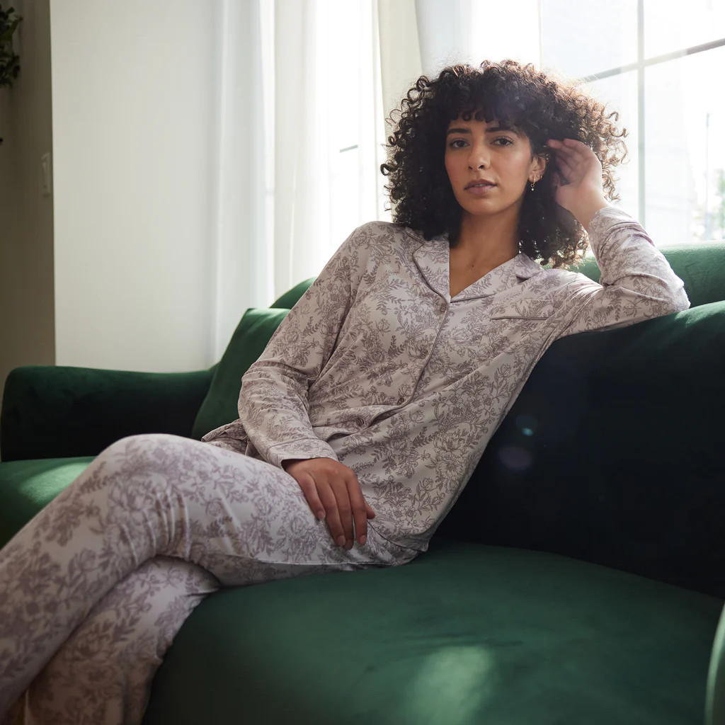 Women's Stretch-Knit Long Sleeve Bamboo Pajama Set | Cozy Earth