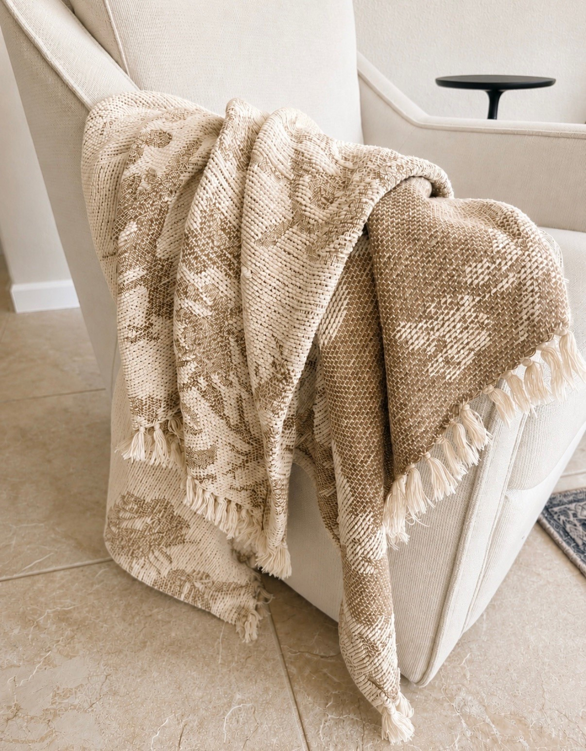 🖤 last call on some of the best neutral finds
the popular neutral throw blanket is $40 and part of the last collection still shipping 🙌
hardly in stores at this point

also my trending swivel chair is still 60% OFF until tomorrow night ✨

✔ 360° swivel
✔ designer look for less
✔ one of my top sellers this year

linked everything on my LTK @millennialhomefaves 🤍

#LTKMothersDay #LTKdayinmylife #LTKmomlife