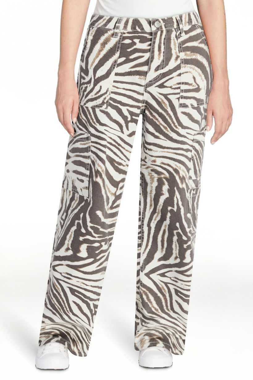 No Boundaries Women's Wide Leg Cargo Pants, 31.5" Inseam, Sizes XXS-4X | Walmart (US)