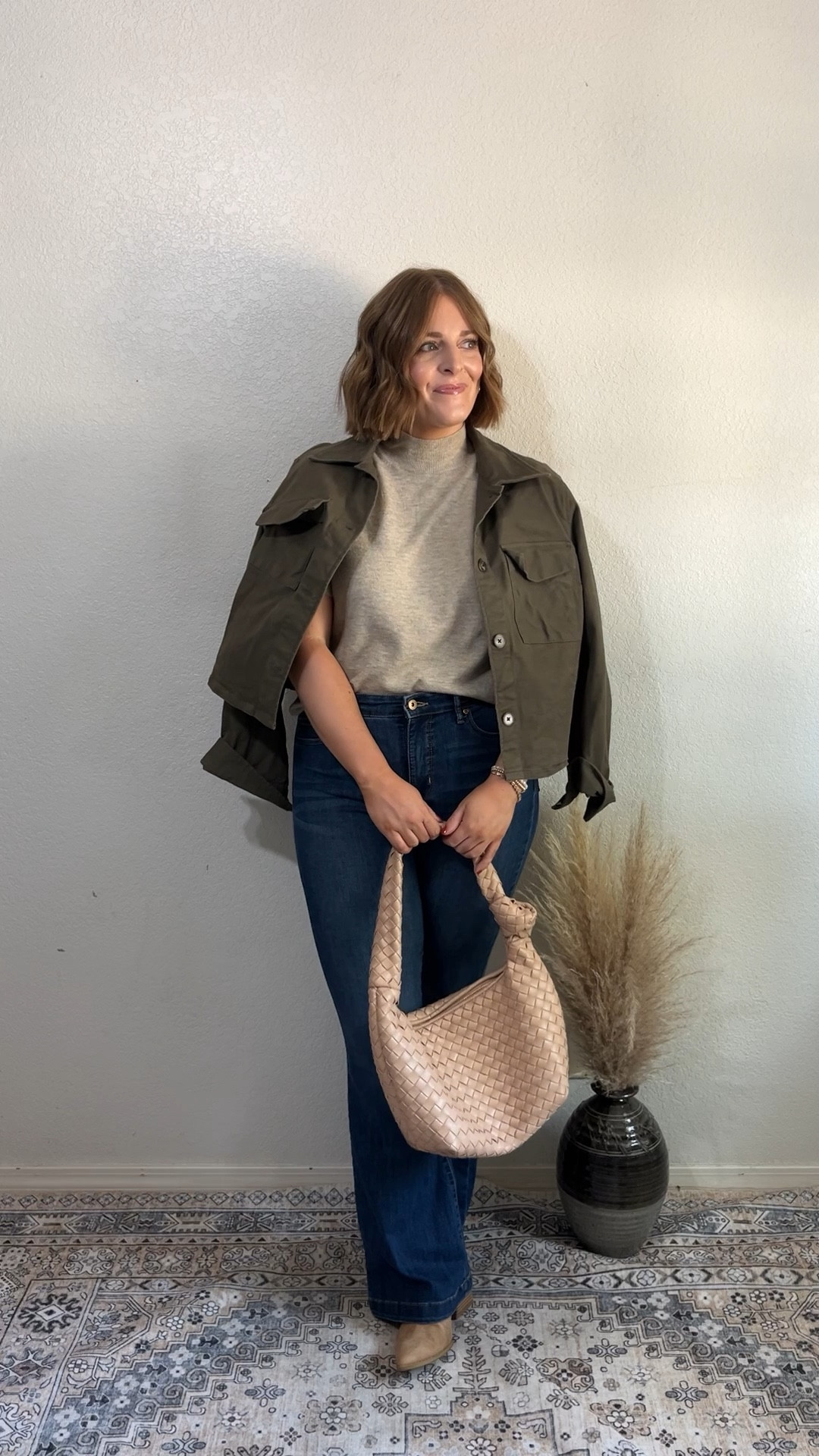 Must have top for Fall// I love this short sleeve sweater with a mock neck! So soft and comes in a few colors 

Wearing L (tts)

#LTKMidsize #LTKStyleTip #LTKFindsUnder50