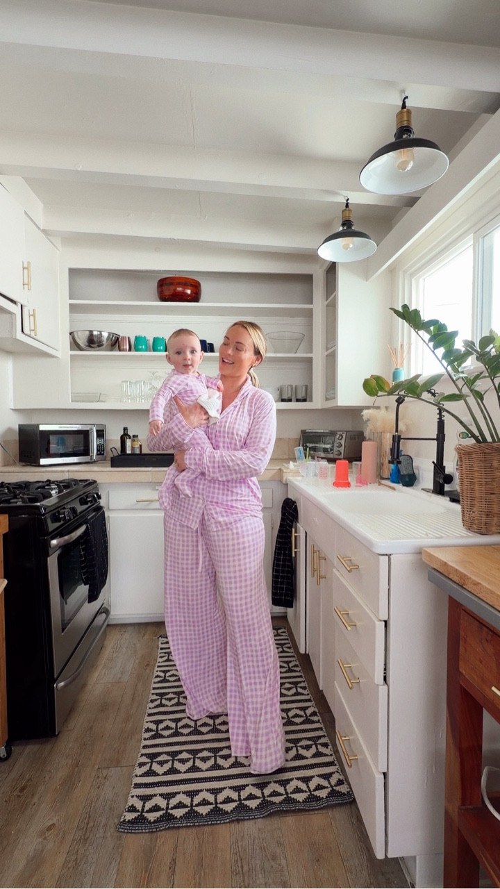 Spend the morning with us on vacation with our 8 month old ☕️🌴🌊🍼 Comment PJS to receive a DM to shop our pj sets 💜 

 We are making the sweetest memories with baby girl, she’s loving every minute, girl won’t take a nap she’s afraid of missing out! 

#familyvlog #momvlog #babyfirsttrip #momlife