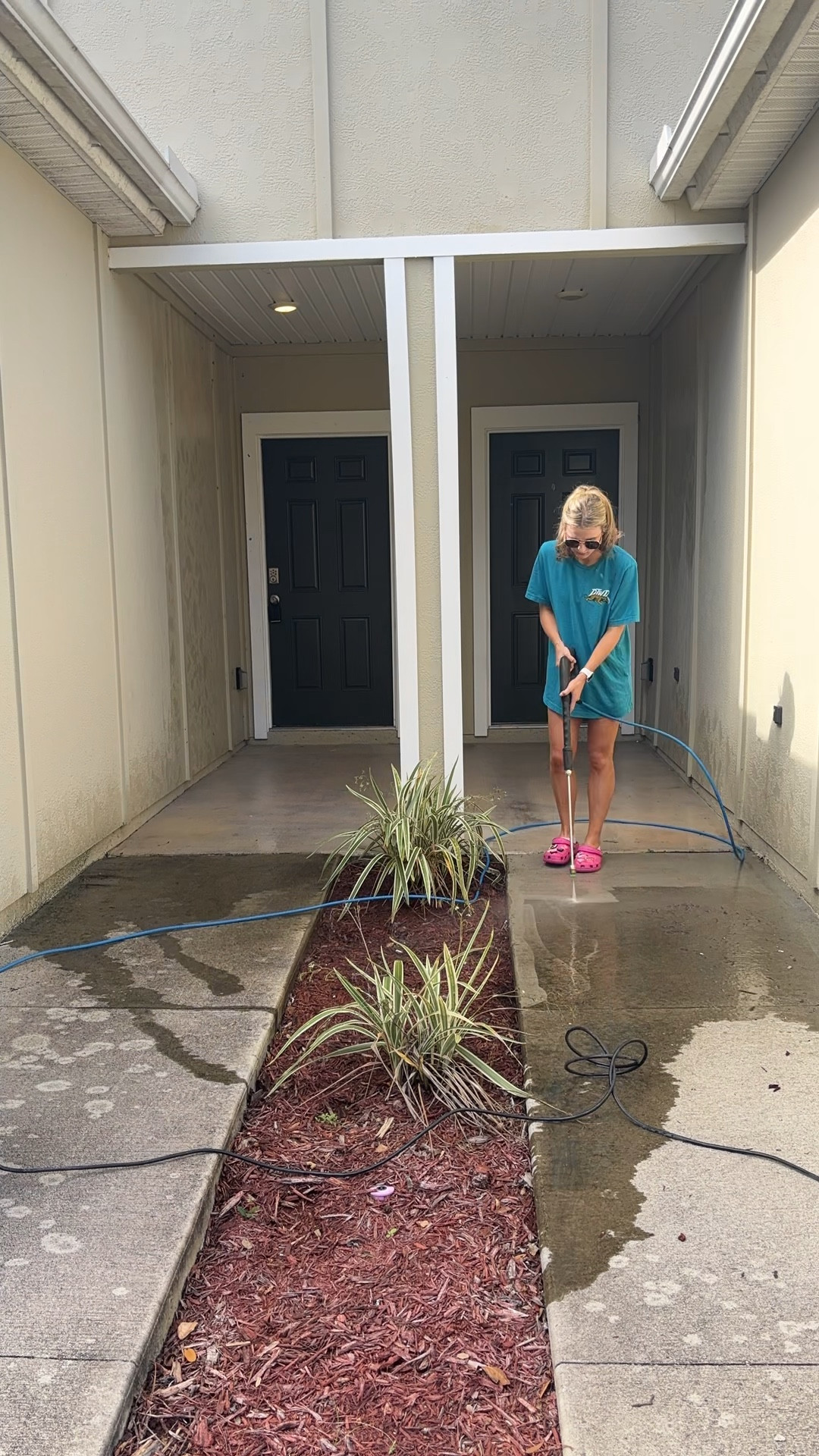 since i love watching a pressure washing video, here ya go!
decided to pressure wash our sidewalk and driveway and I love it! just might start my own business lol

#LTKHome #LTKActive #LTKSeasonal