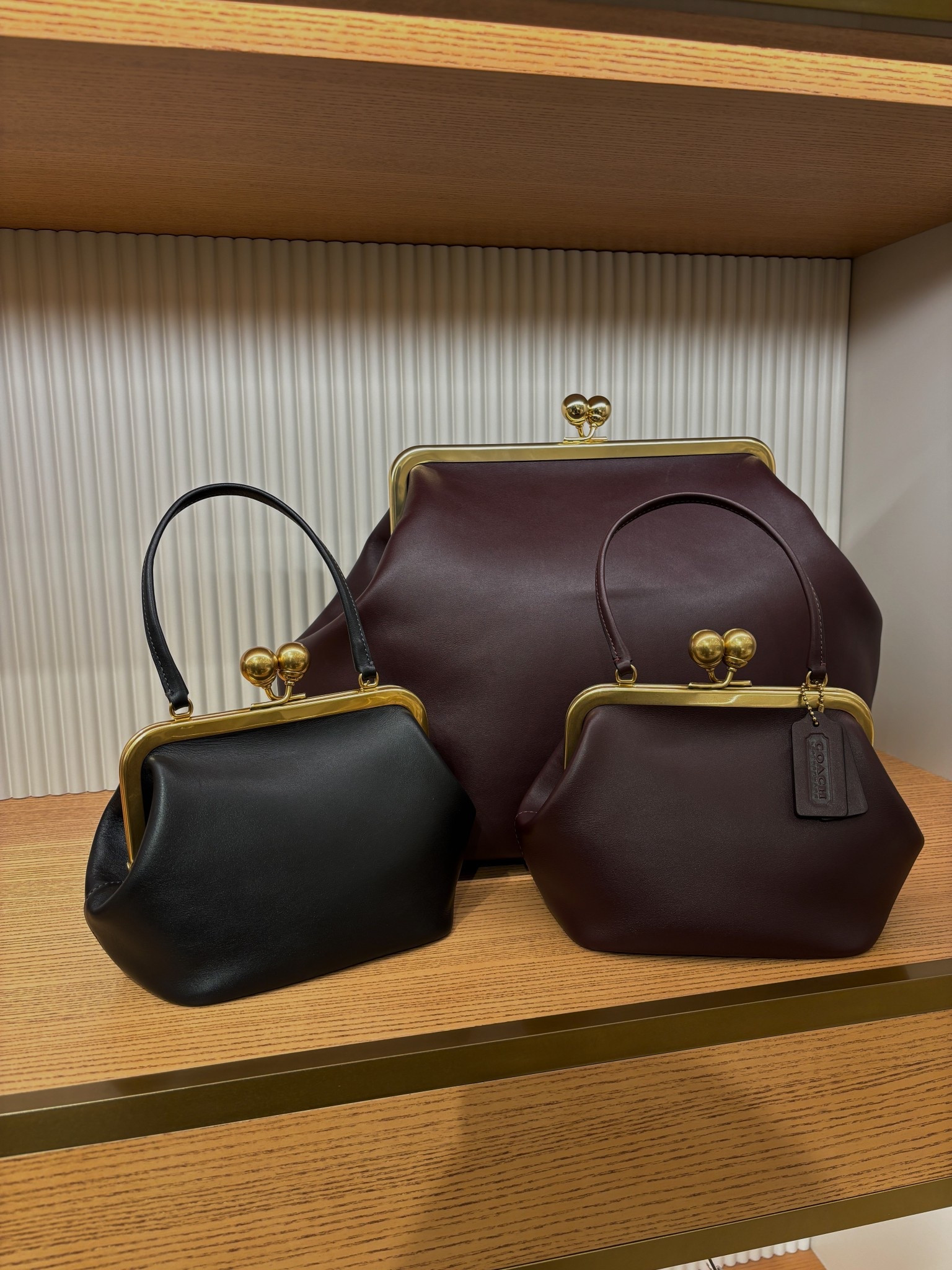 coach black clutch gold hardware bag handbag leather bag accessories 

#LTKuk #LTKstyletip #LTKeurope