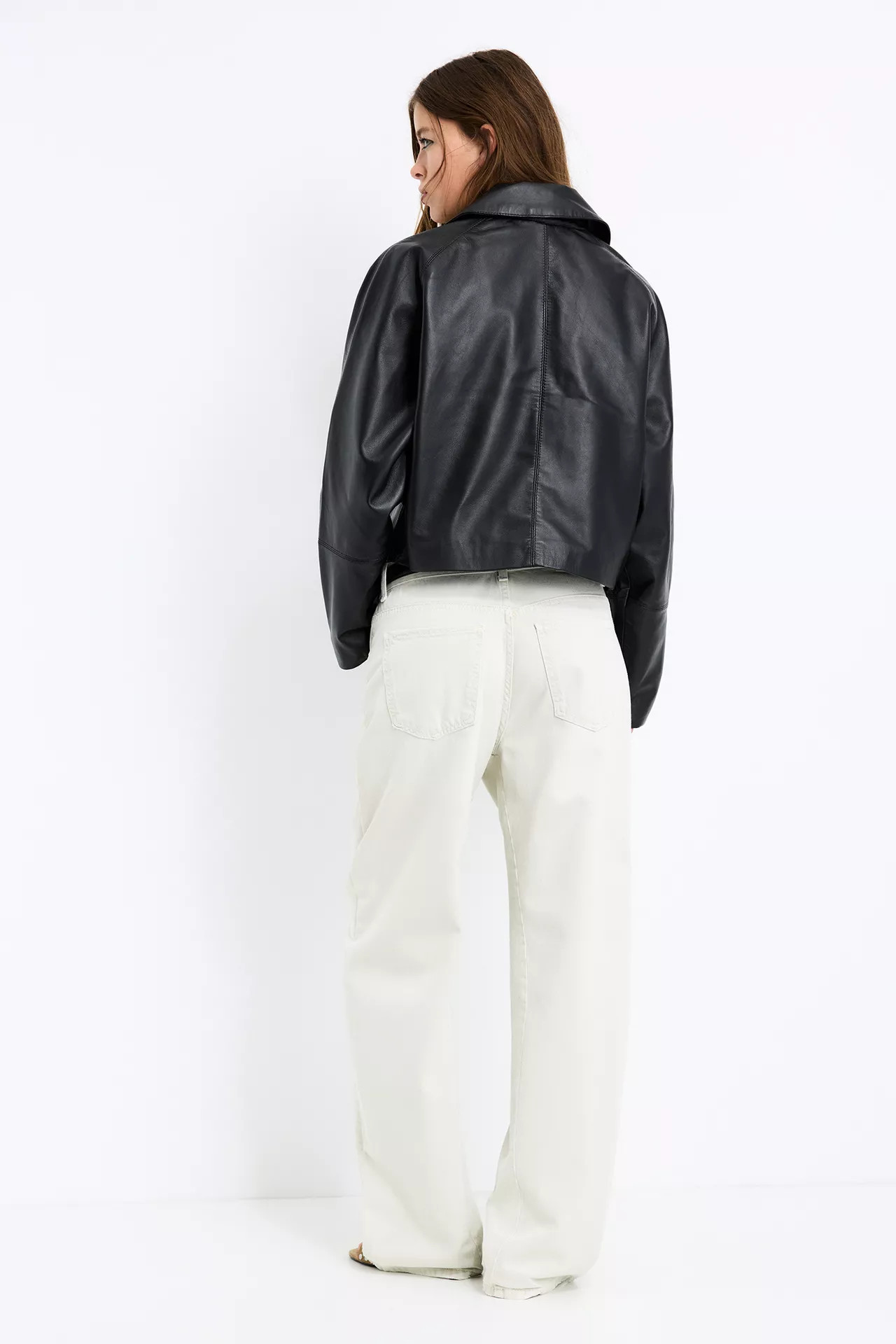 Leichte Jacke aus reinem Leder | PULL and BEAR DE