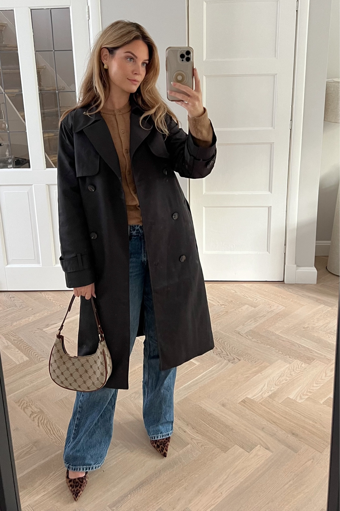 Autumn outfit, fall outfit, beige outfit, fall vibes, wide leg jeans outfit, baggy jeans outfit, autumn fashion, fall fashion, camel outfit, fall inspo, autumn inspo, brown outfit, brown tones inspo, trenchcoat outfit, neutral outfit, winter outfit, kitten heels 🖤

#LTKautumn #LTKwinter #LTKeurope