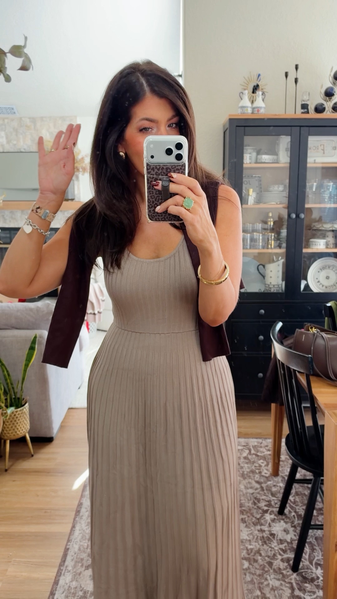 Yesterdays work ootd
In a medium tall knit dress
Medium shapewear