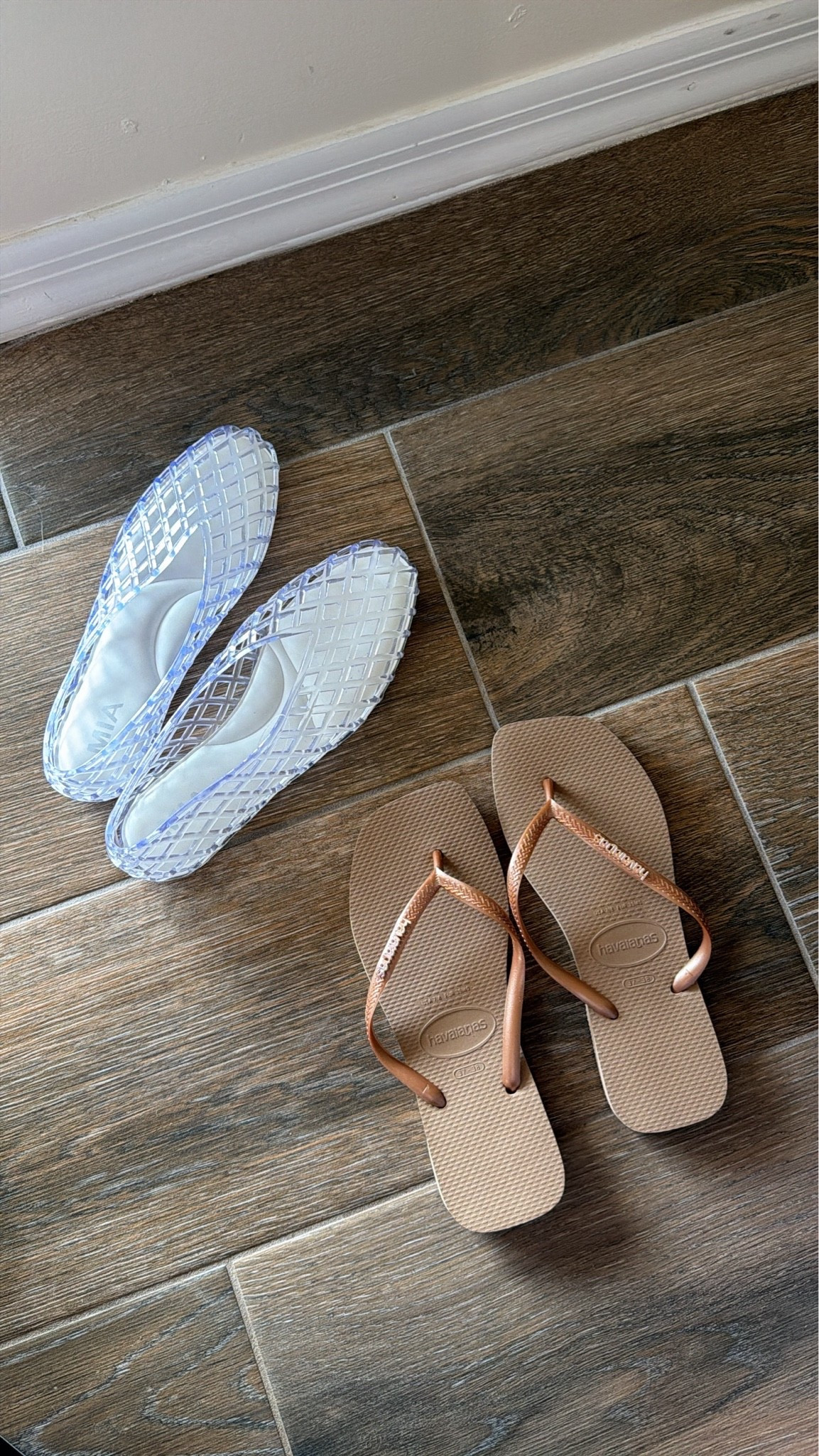 Absolutely love & so comfy both pairs under $25! 

#summersandals #jellyflats #nordstromfinds #havaianas #nordstrom #sandals #momstyle #eurostyle #summeroutfits #springsandals #flats #clearflats #brownsandals

#LTKSaleAlert #LTKmomlife #LTKTravel