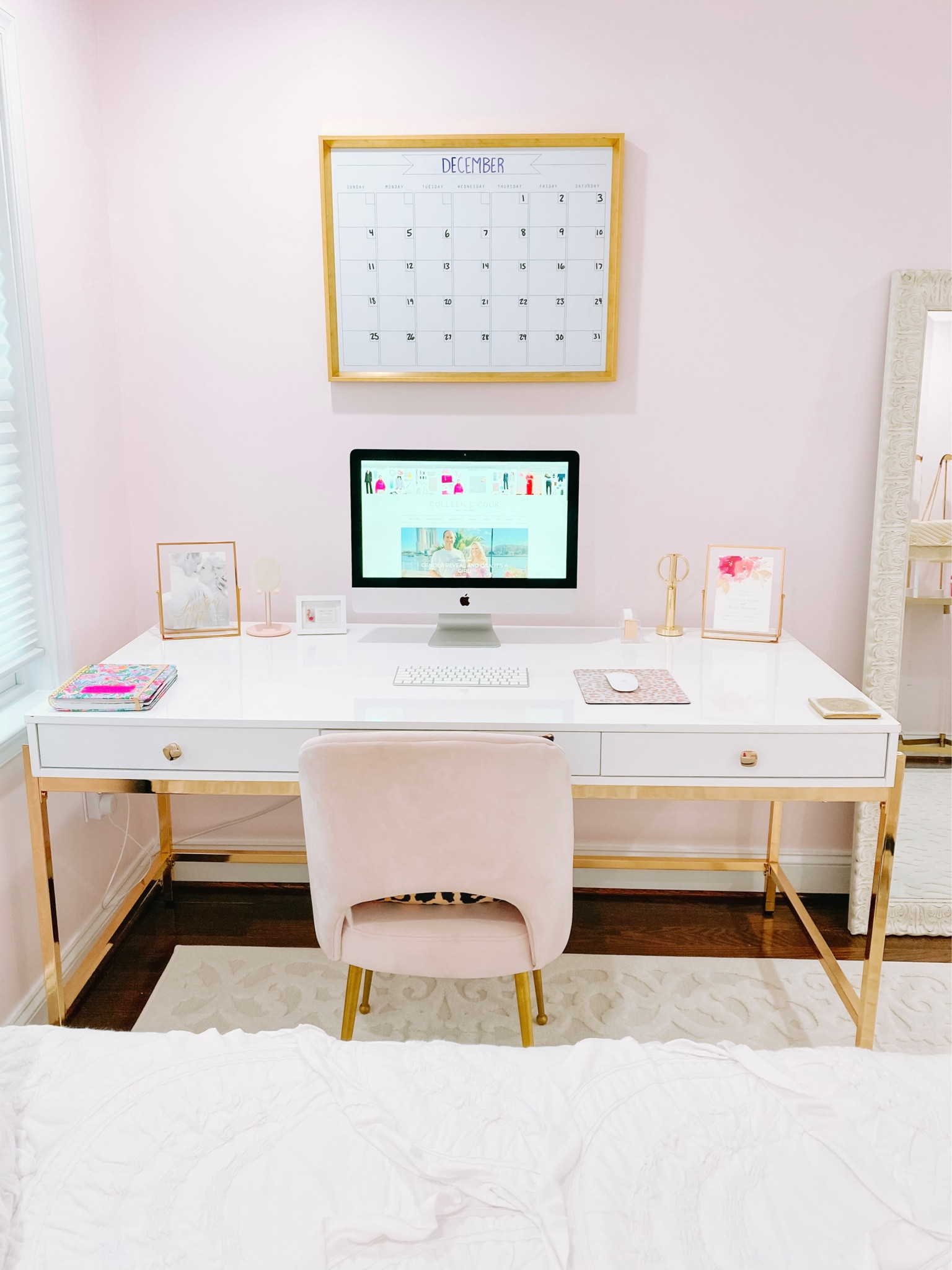 Acrylic white whole office decor 