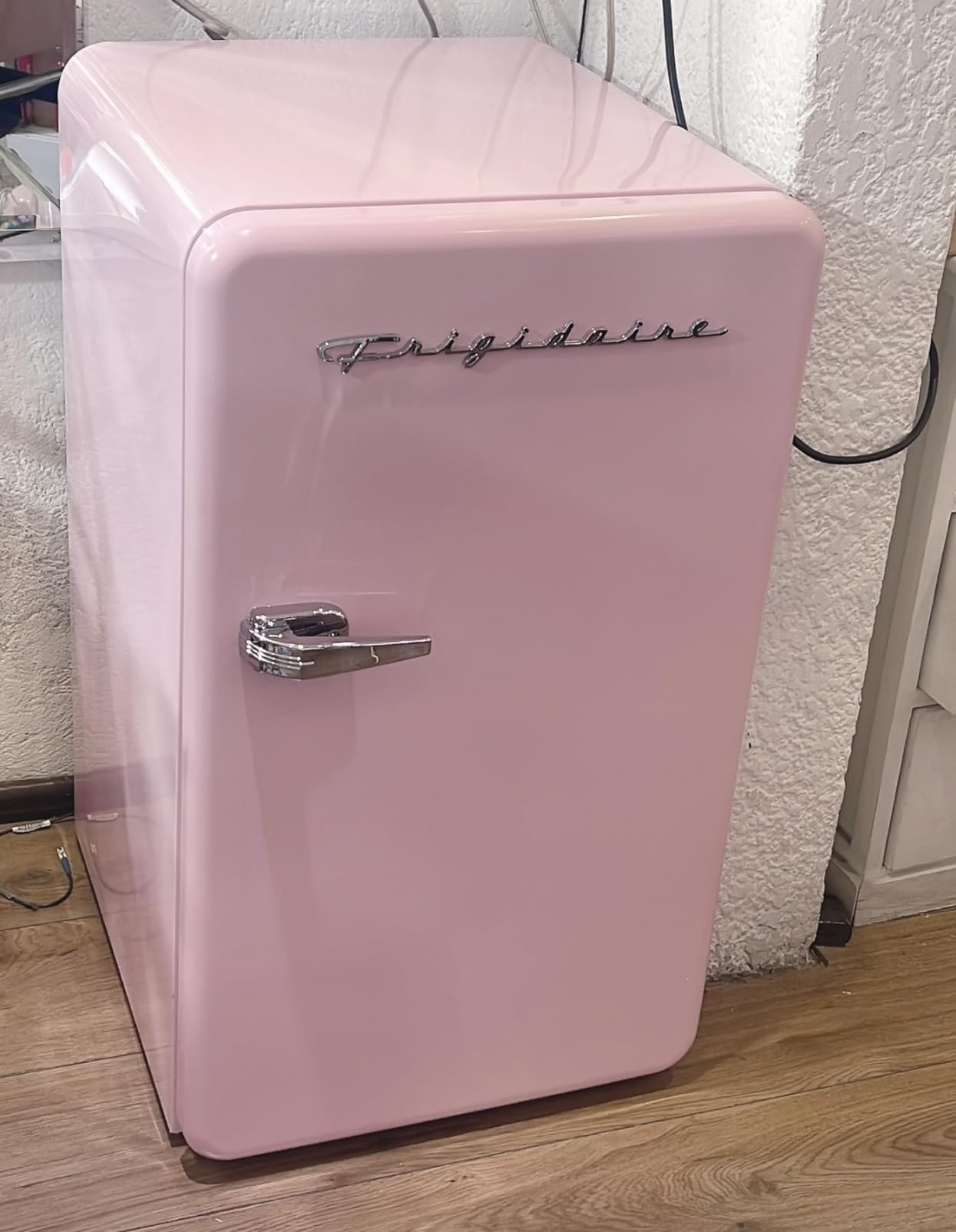 Frigidaire Retro Compact Refrigerator with Chiller, 3.2 cu ft Countertop Fridge, Built-In Bottle ... | Amazon (US)