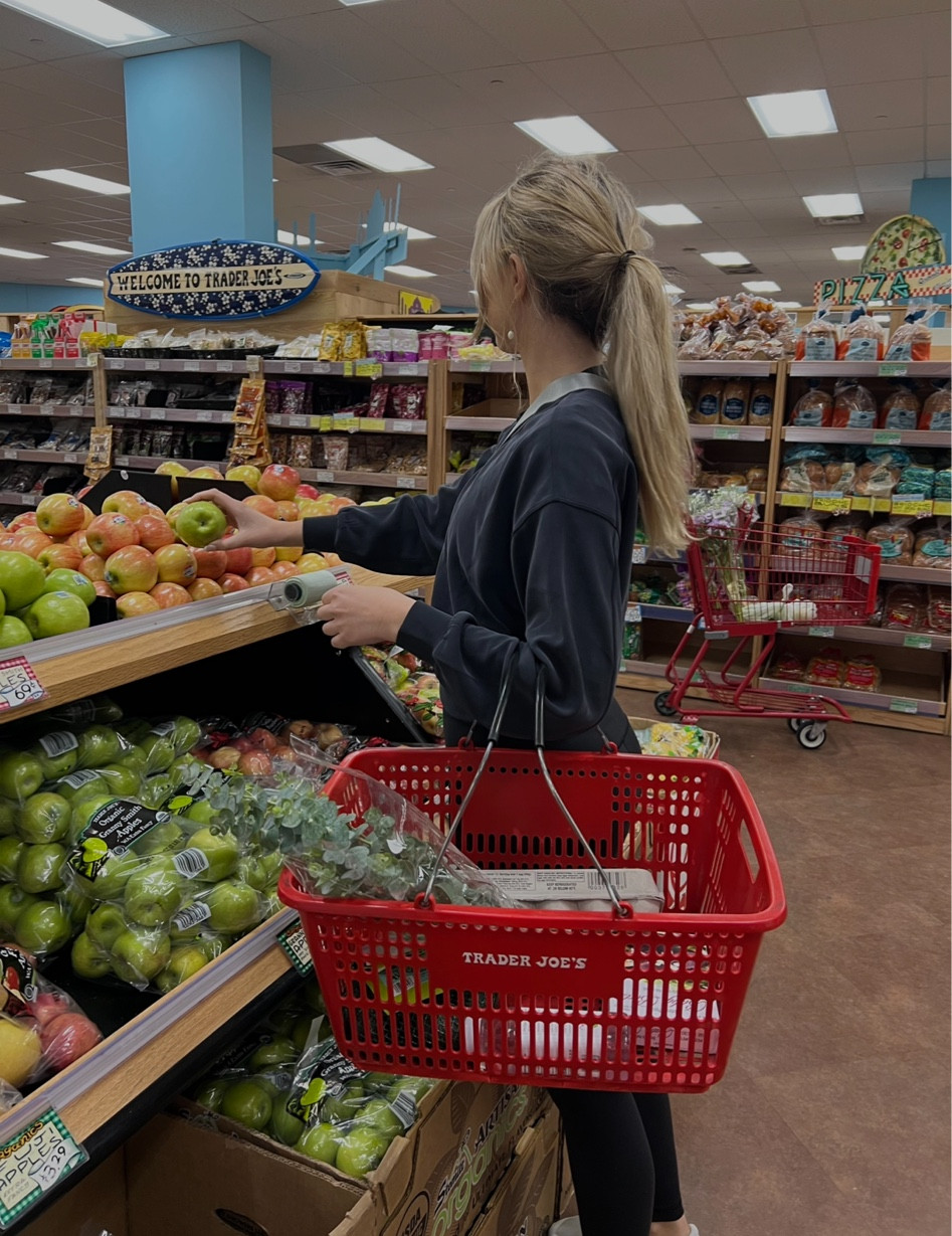 Casual athleisure outfit for a day of errands or a trip to the gym for a workout!

#LTKFind #LTKstyletip #LTKfit