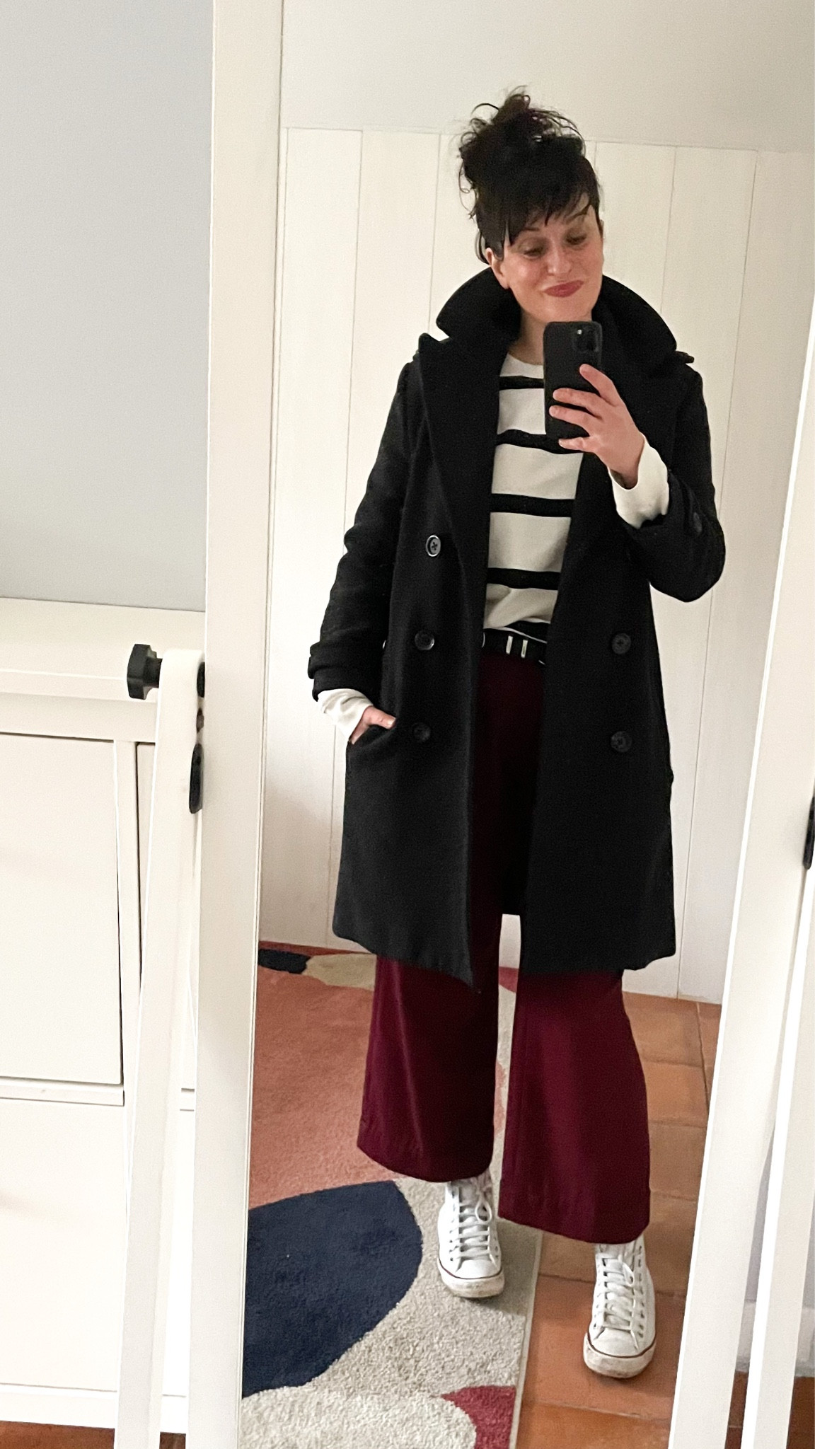 . Charcoal peacoat #emersonfry (linked)
. Striped sweat-shirt #hm (linked)
. Burgundy wool pants #comptoirdescotonniers (similar, linked)
. Western man belt #zaraman (similar, linked)
. "Wine" lip blush #refy (linked)
. White leather #Converse (linked)

#LTKmidsize #LTKfrance #LTKwinter