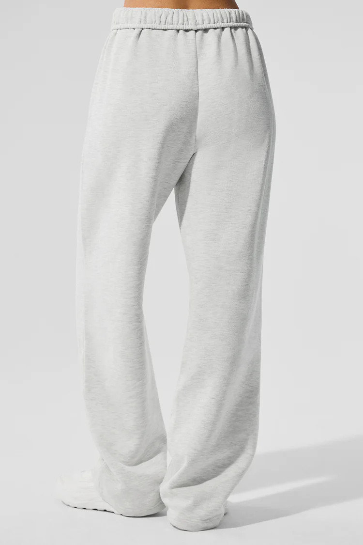 Accolade Straight Leg Sweatpant | Alo Yoga