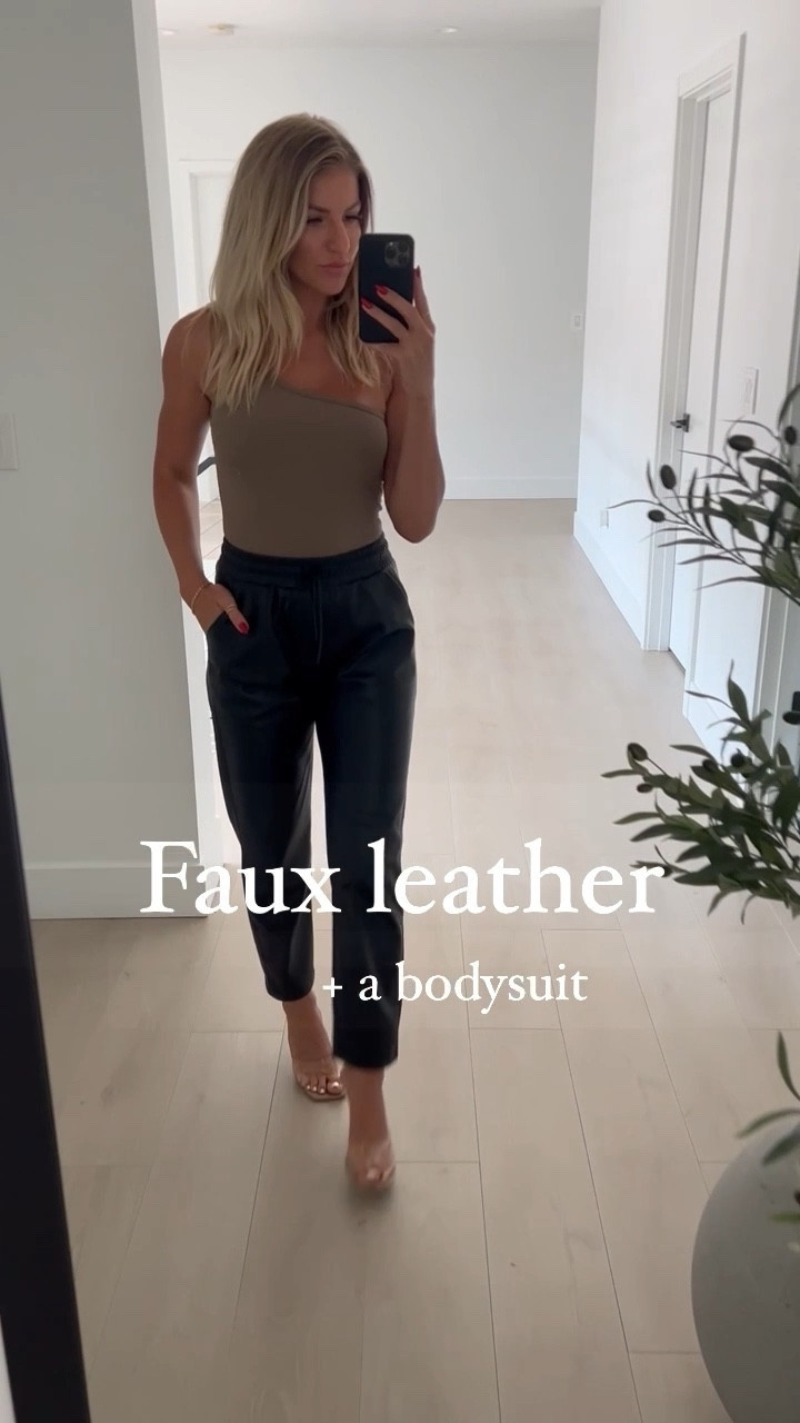 Obsessed with this fit🖤

#LTKstyletip #LTKunder100 #LTKxPrimeDay