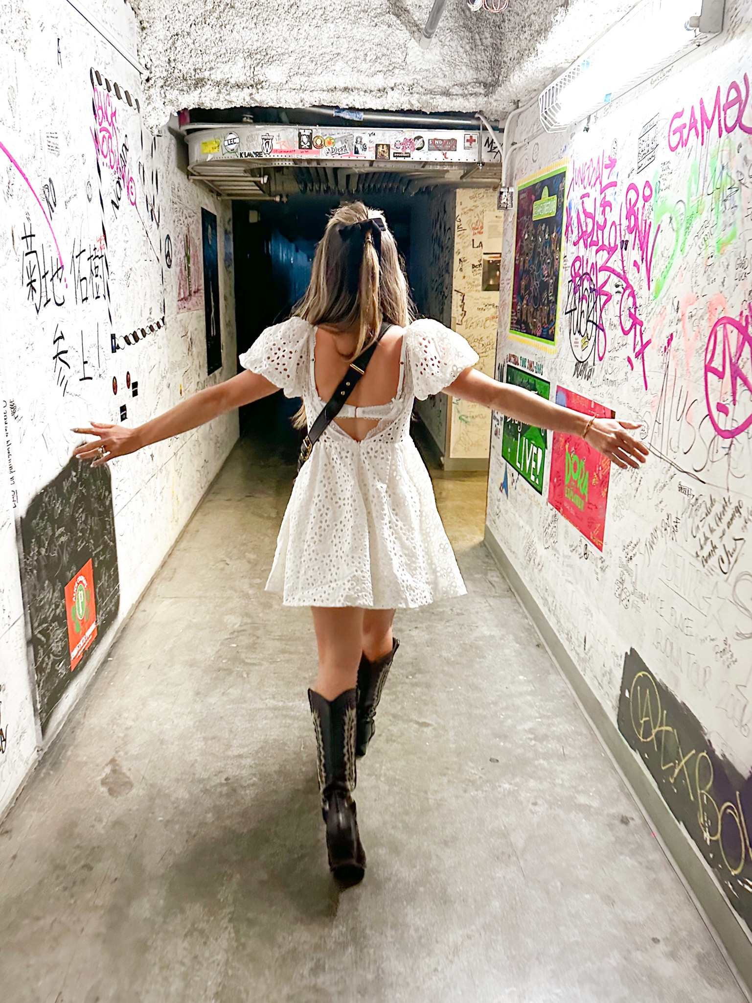 all these cowgirls 🤠

Dress small (comes with the bra)
Boots ttts