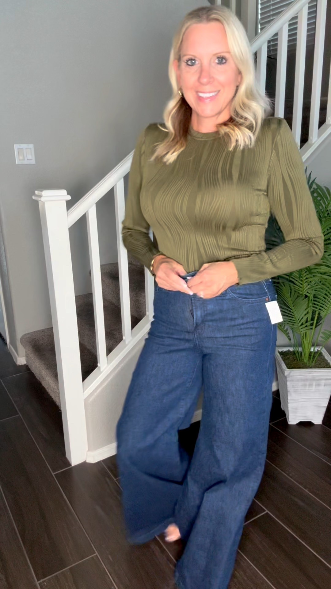 GRWM as I style my NEW Gap flare jeans! I wasn’t sure about them at first, but they are definitely a keeper! 🙌

Paired with this beautiful textured olive green top and cognac accessories, I think I’ve created one of my favorite fall looks yet! 🍃
What do you think?

If you love this fit as much as I do, Save it for later & Share it with a friend!🫶

Wearing my usual size S top, 4/27 jeans, and 7 boots. 