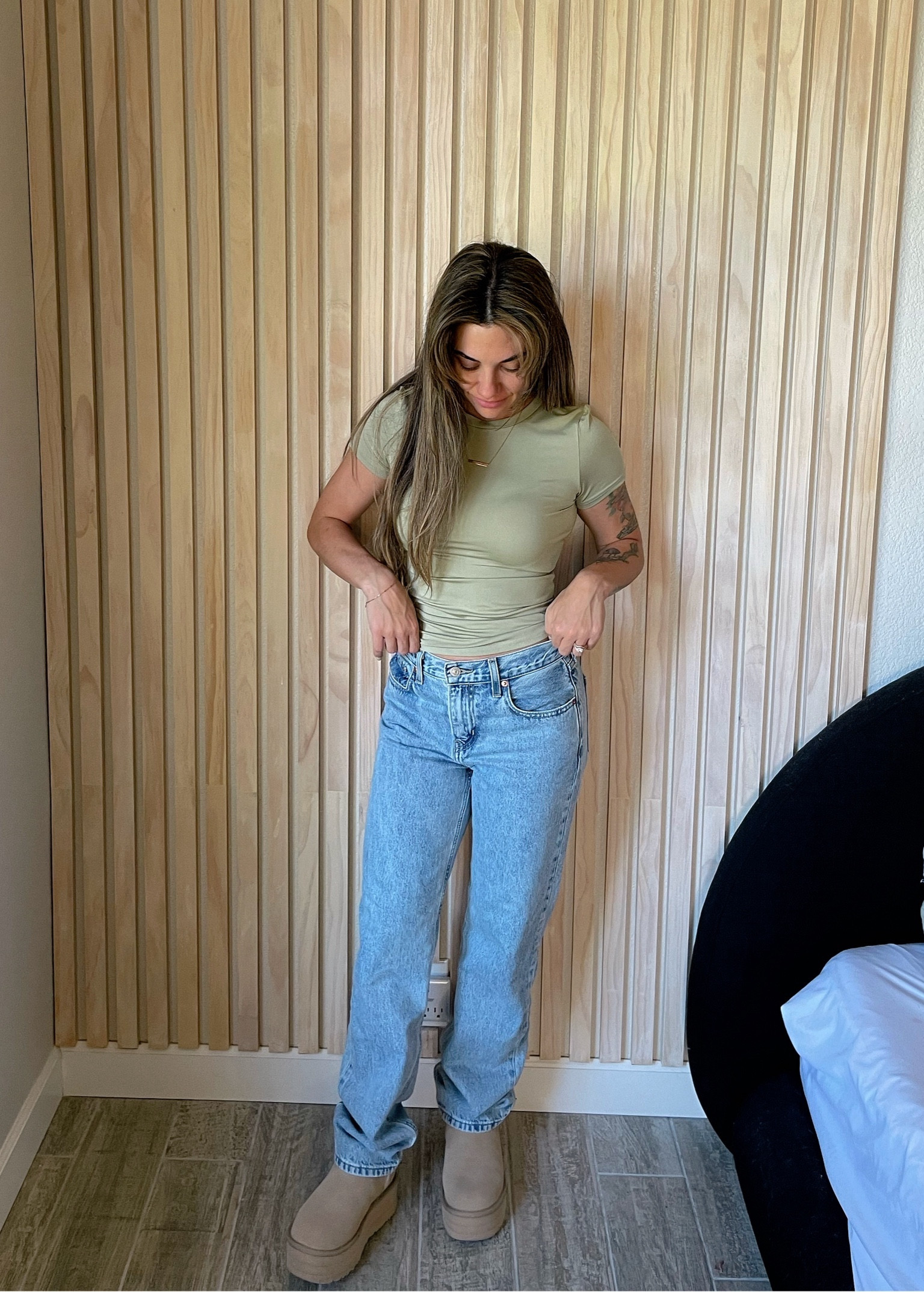 Top is Amazon - S 
Pants are Levi’s - 25 
Ugg mini platform - 7