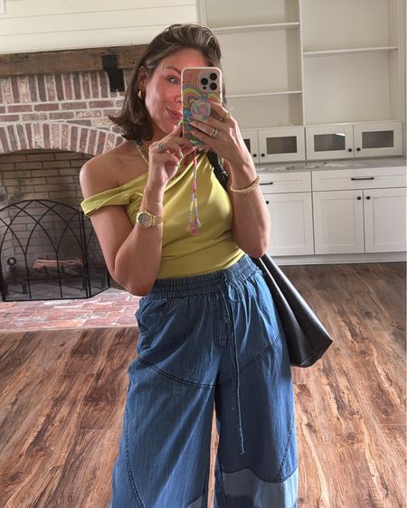 Spring outfit inspo that is COMFY but chic and put together. In XS all around. Pants run big you could size down! Sandals are Zara so I can’t link @anthroplogie #anthropologie spring outfit 

#LTKfindsunder100 #LTKfindsunder50 #LTKstyletip