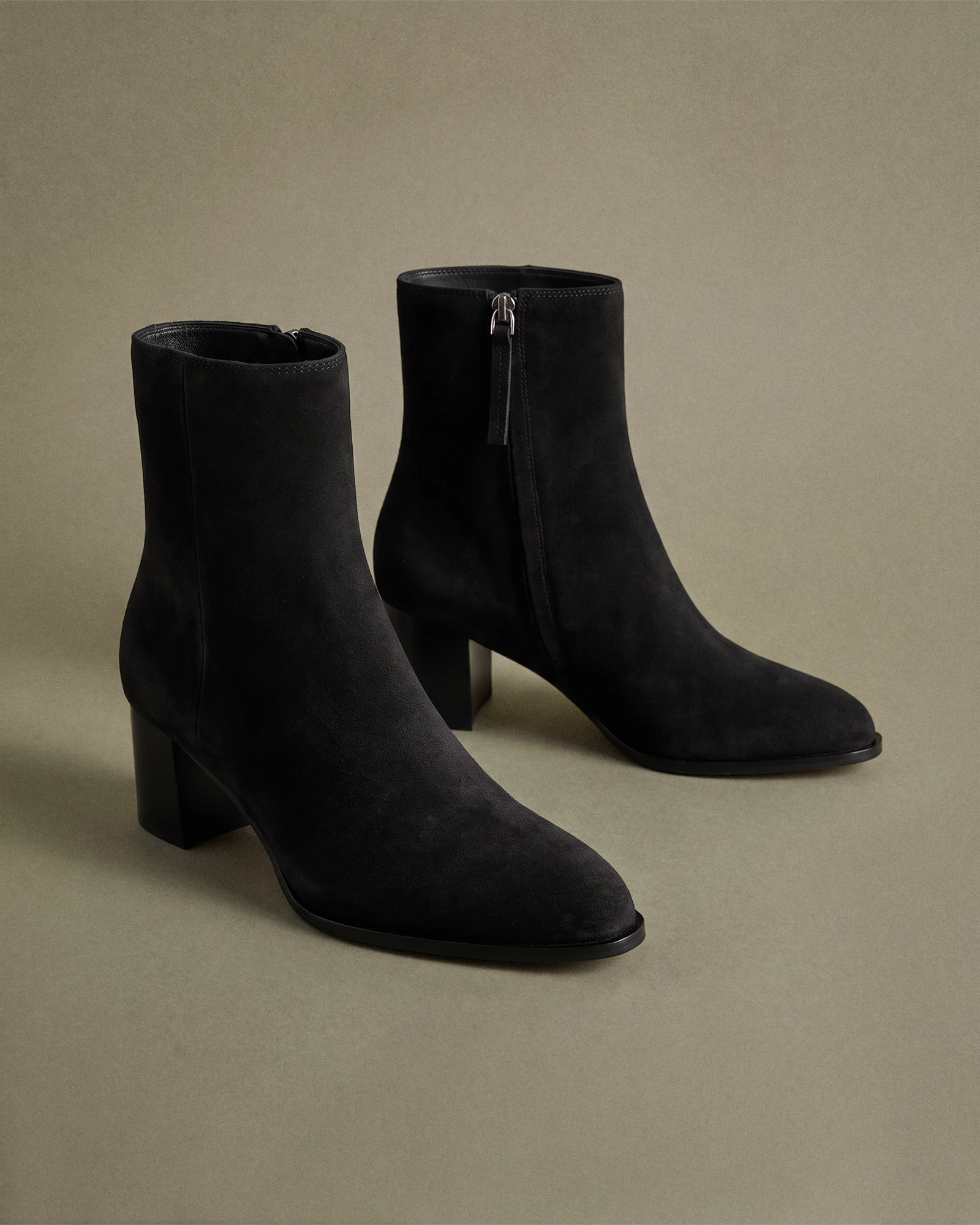 Quince | Women's Italian Leather Heeled Ankle Boot in Black, Size 10 | Quince