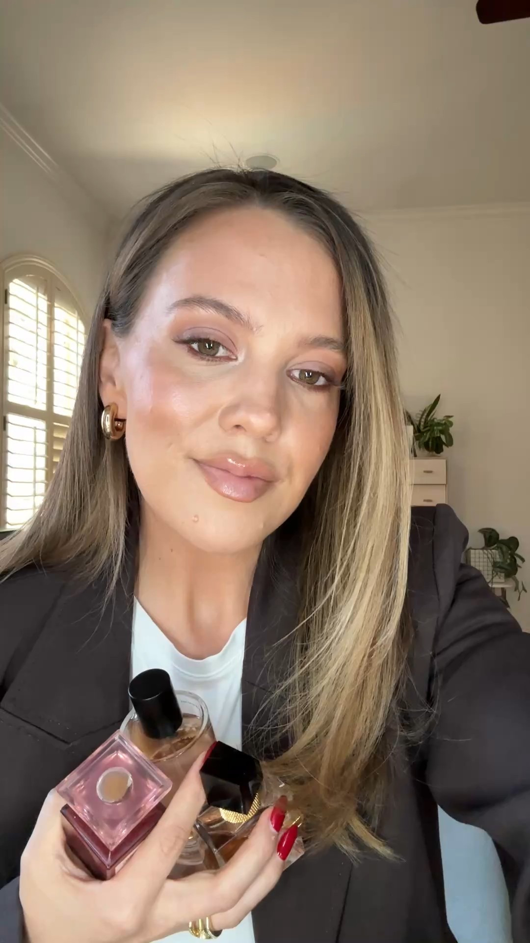 We’ve been loving all things fall lately, and that includes new scents. These perfumes from Nordstrom are everything we want this time of year — soft, cozy, and classy!  @nordstrombeauty #NordstromPartner 