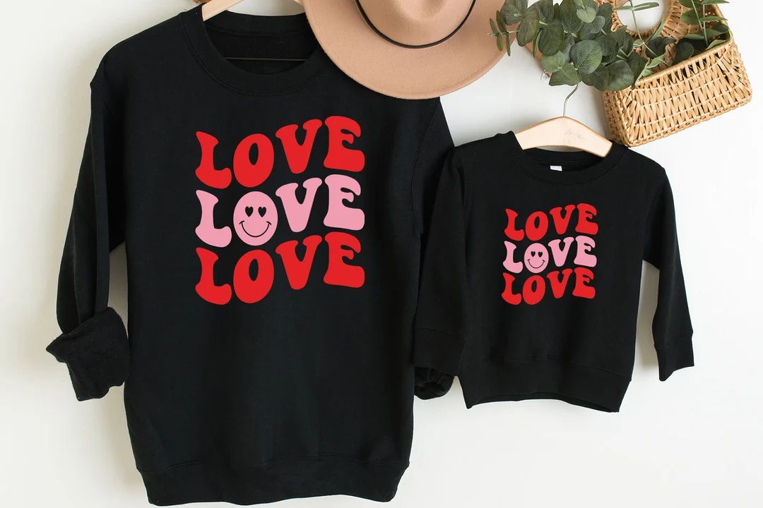 Love Retro Mama Mini Matching Valentines Sweatshirt/valentine - Etsy | Etsy (US)