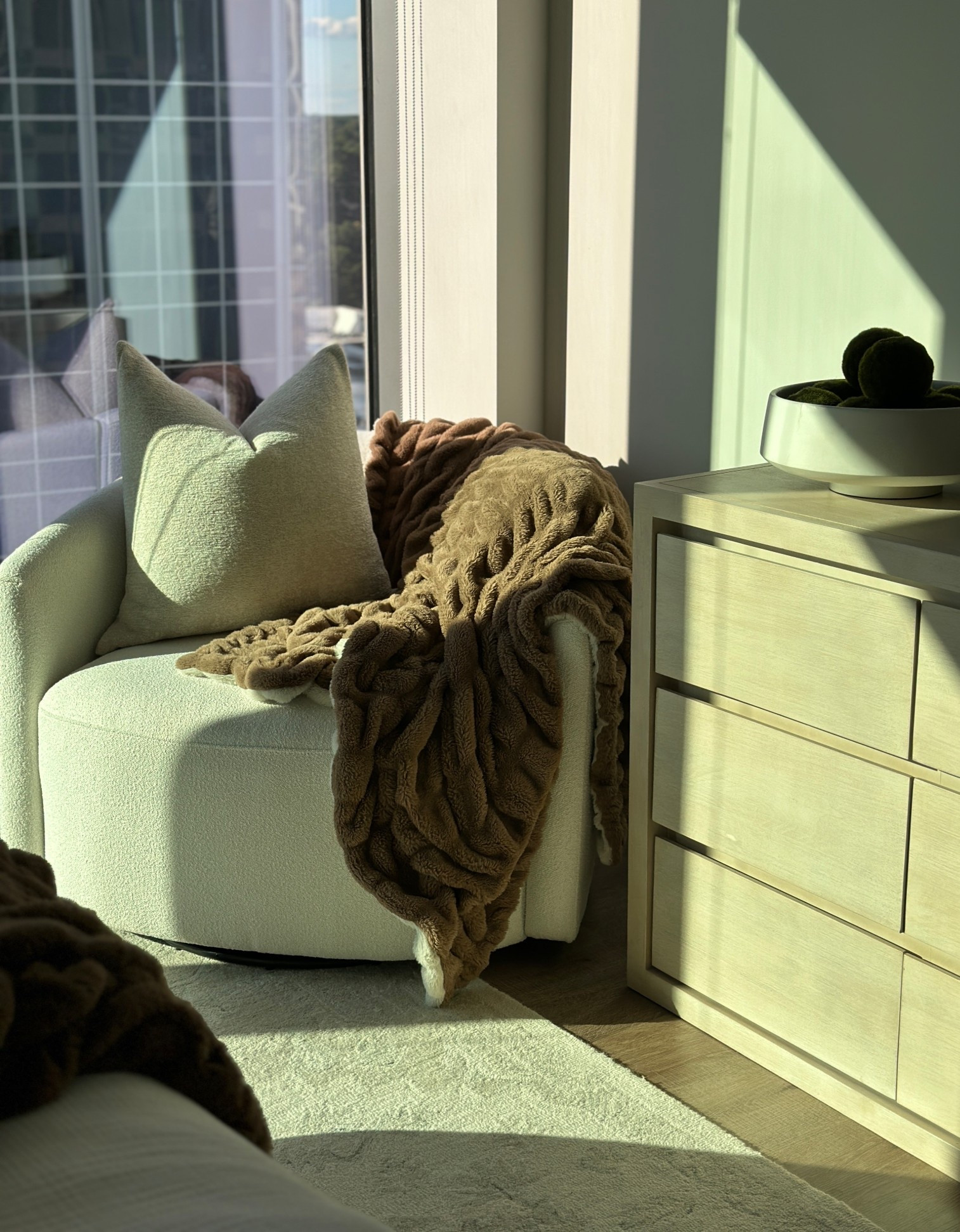 Use code Rachelsamford35 for 35% off your total purchase on Lola blankets 