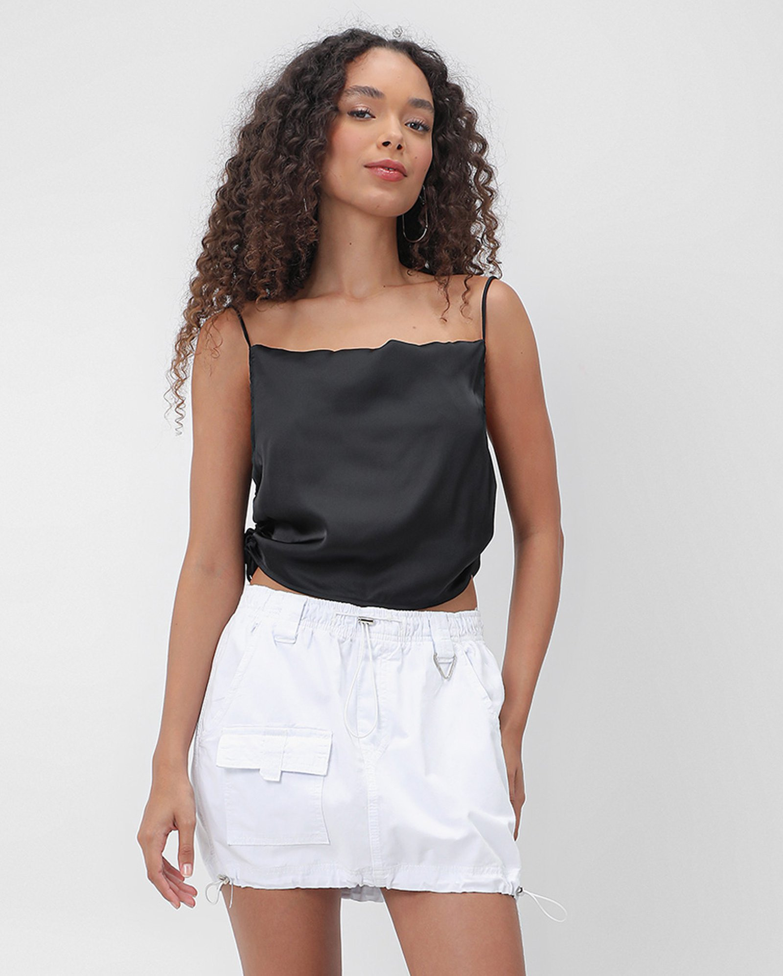 Saia jeans color curta parachute bolsos cargo branca | Pool by Riachuelo | Riachuelo (BR)