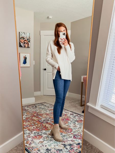 Steve Madden howler Chelsea boots outfit with amazon white tunic sweater. Abercrombie skinny jeans  