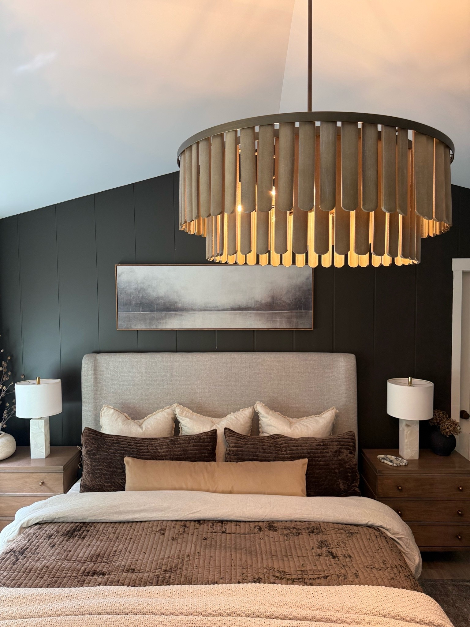 #ad Such a gorgeous light fixture. Mango wood and dark brass…organic and elegant ✨
@Wayfair 
#wayfair #wayfairpartner #liketkit

#LTKfall #LTKhome