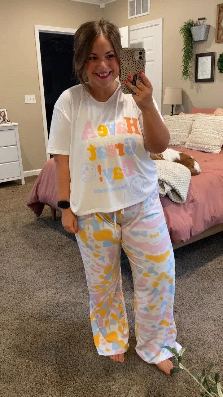 Ya can’t go wrong with a comfy pajama set! Love this one from Walmart.

pajama set: fits true to size // wearing a large

Walmart

#LTKFindsUnder100 #LTKFindsUnder50 #LTKStyleTip