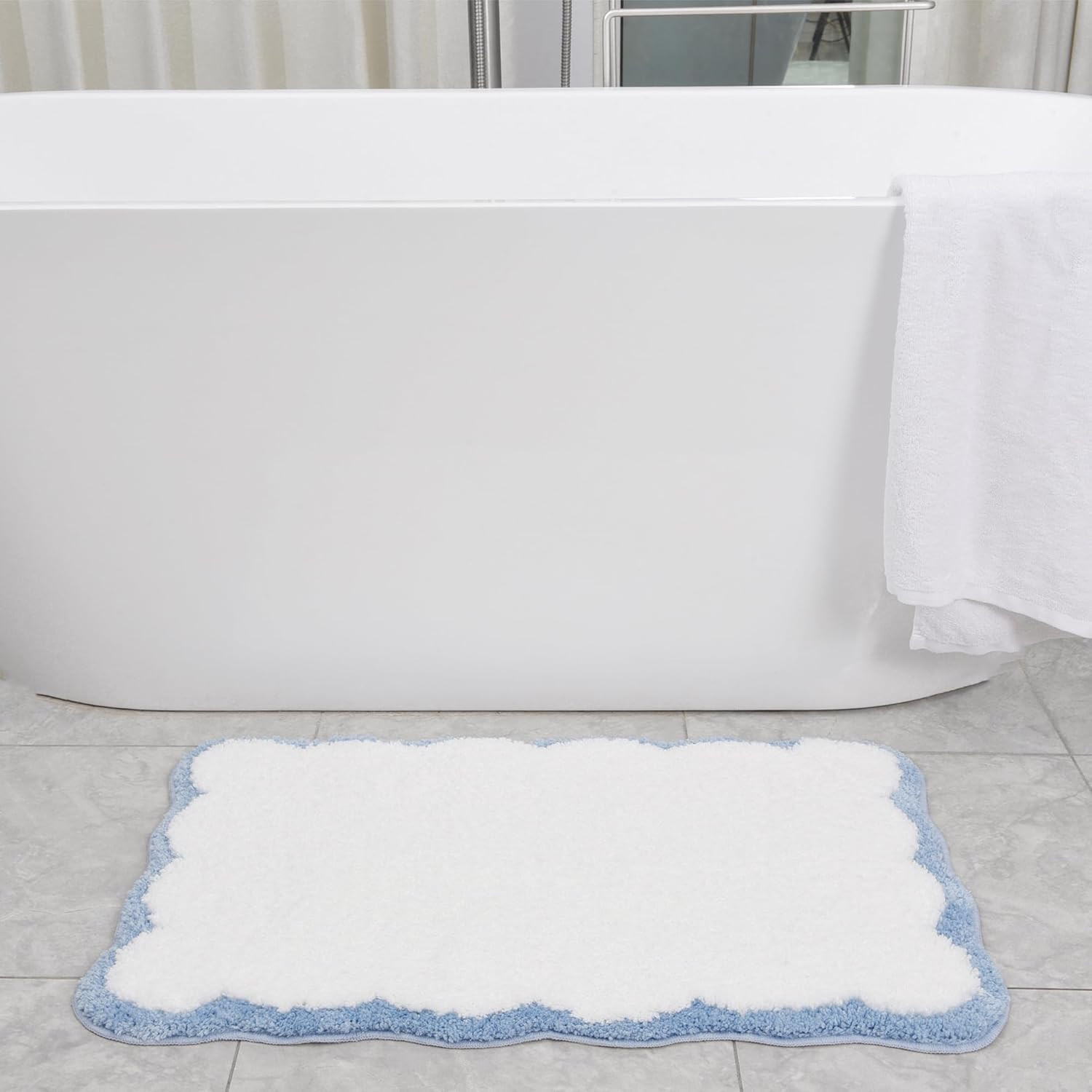 Luxury Microfiber Bathroom Rugs, White Bath Rug with Blue Scalloped Piping Cute Aesthetic Preppy ... | Amazon (US)