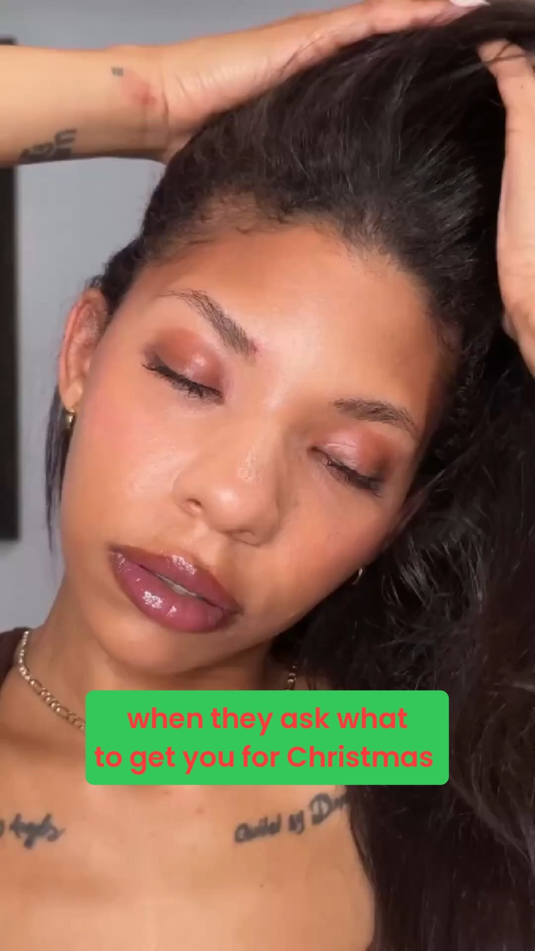 no foundation summer makeup using viral makeup products 

Which viral makeup product did you go buy right away when it hit the shelves? 

@belif aqua bomb overnight lip mask
@onesize secure the blue primer
@covergirl trublend skin enhancer blush balm shade Nude Flush
@natashadenonabeauty HY-Blush shade Simply Shy
@morphe2 hot shot sun drop bronzer shade Fire Sign
@narsissist radiant creamy concealer shade Sucre D’Orge
@covergirl trublend undercover concealer shade Soft Tan
@morphe2 luminous setting spray
@lorealparis Lumi Glotion shade Deep Glow
@maccosmetics glow plush cushiony blush shade Pinch of Marrakesh 
@wetnwildbeauty kohl liner shade Simma Brown Now
@wosado_official magnetic lashes Frost Black 
@covergirl clean fresh yummy plumper shade Encourage Mint

#makeupreel #makeuptransition #viralmakeup #summermakeuplook #nofoundationmakeup #glowymakeuplook #latinacontentcreator #grwsachi #discoverunder10k #createtoinspire #beautycreator #makeupcommunity