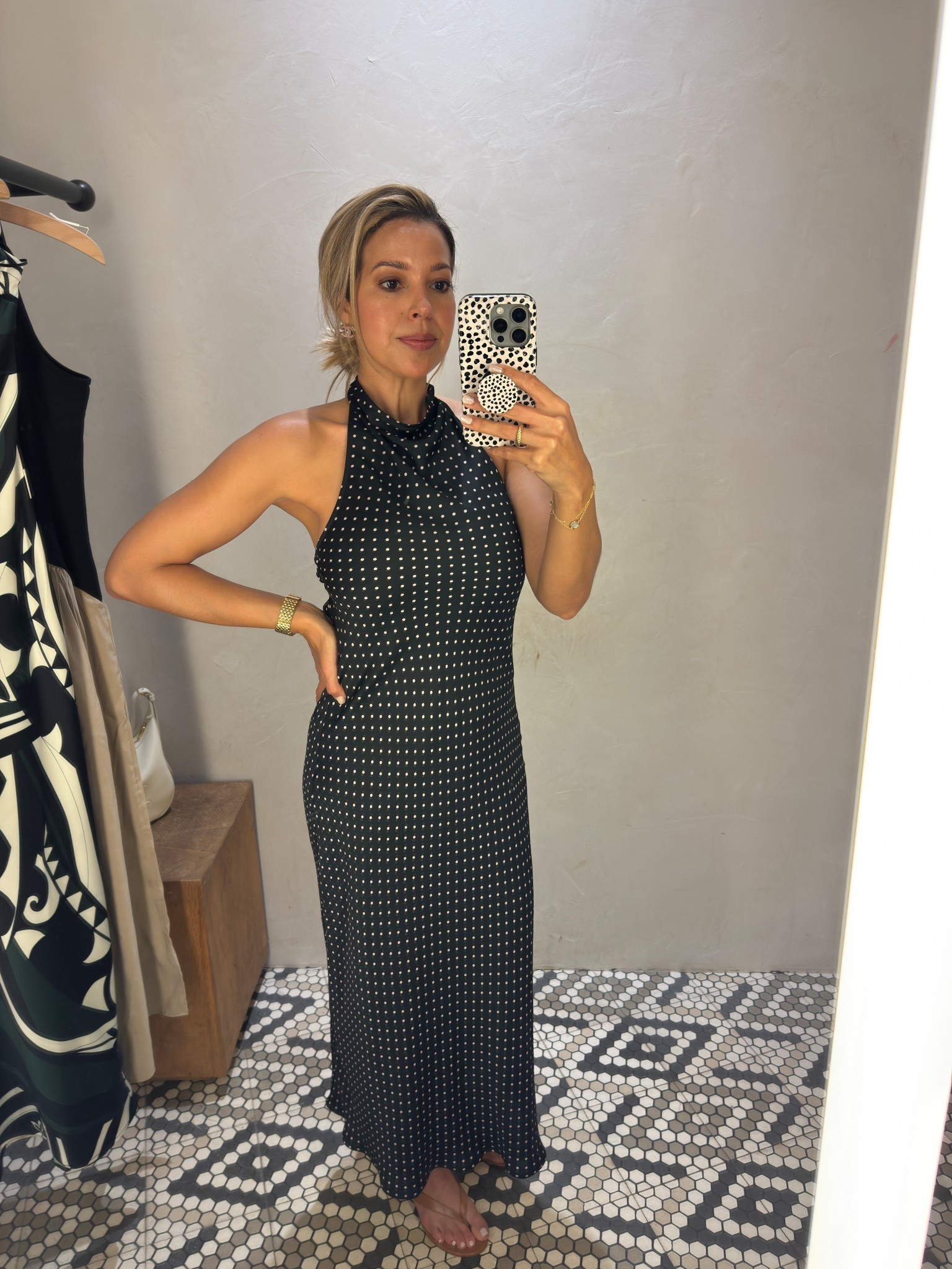 Im wearing an XS here probably could have went with my normal size of a small (they didn’t have it in store). So cute and love the back strap detail. 🖤🤍

#LTKOver40 #LTKPetite