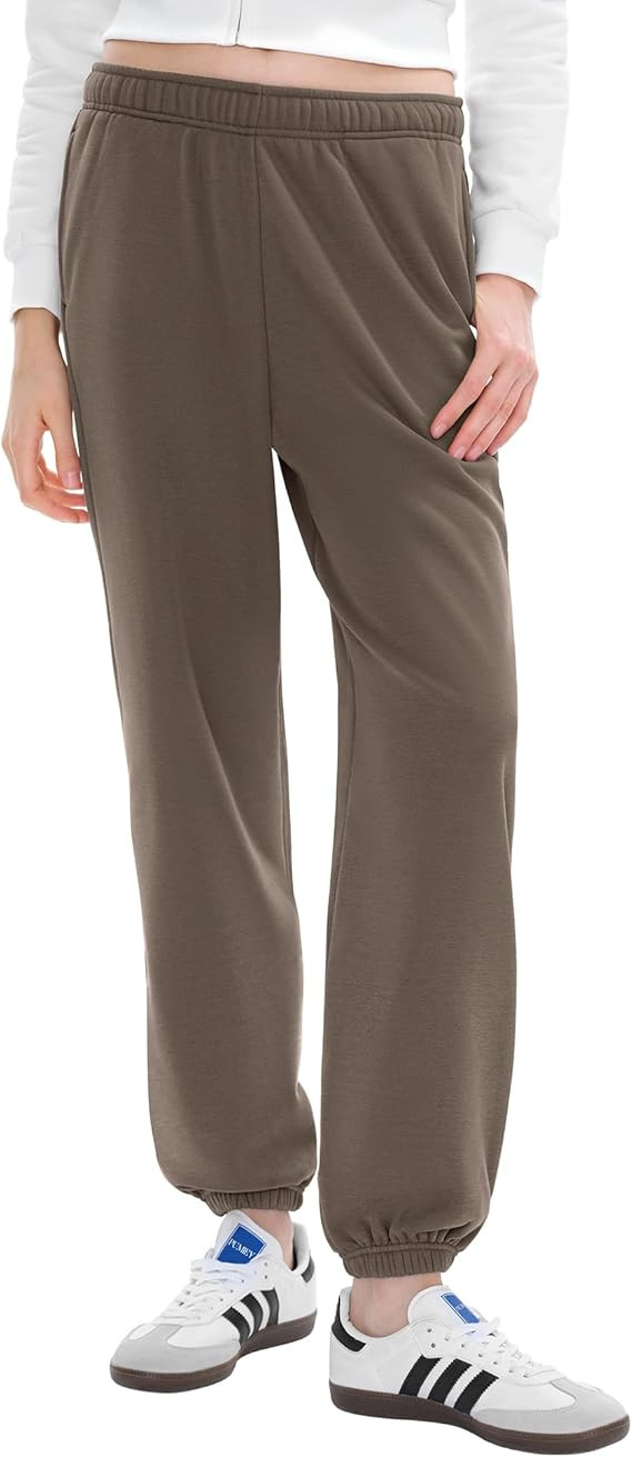 PUMIEY Women’s High Waisted Sweatpants Fleece Baggy Sweat Pants Y2K Lounge Joggers Pants Three-... | Amazon (US)