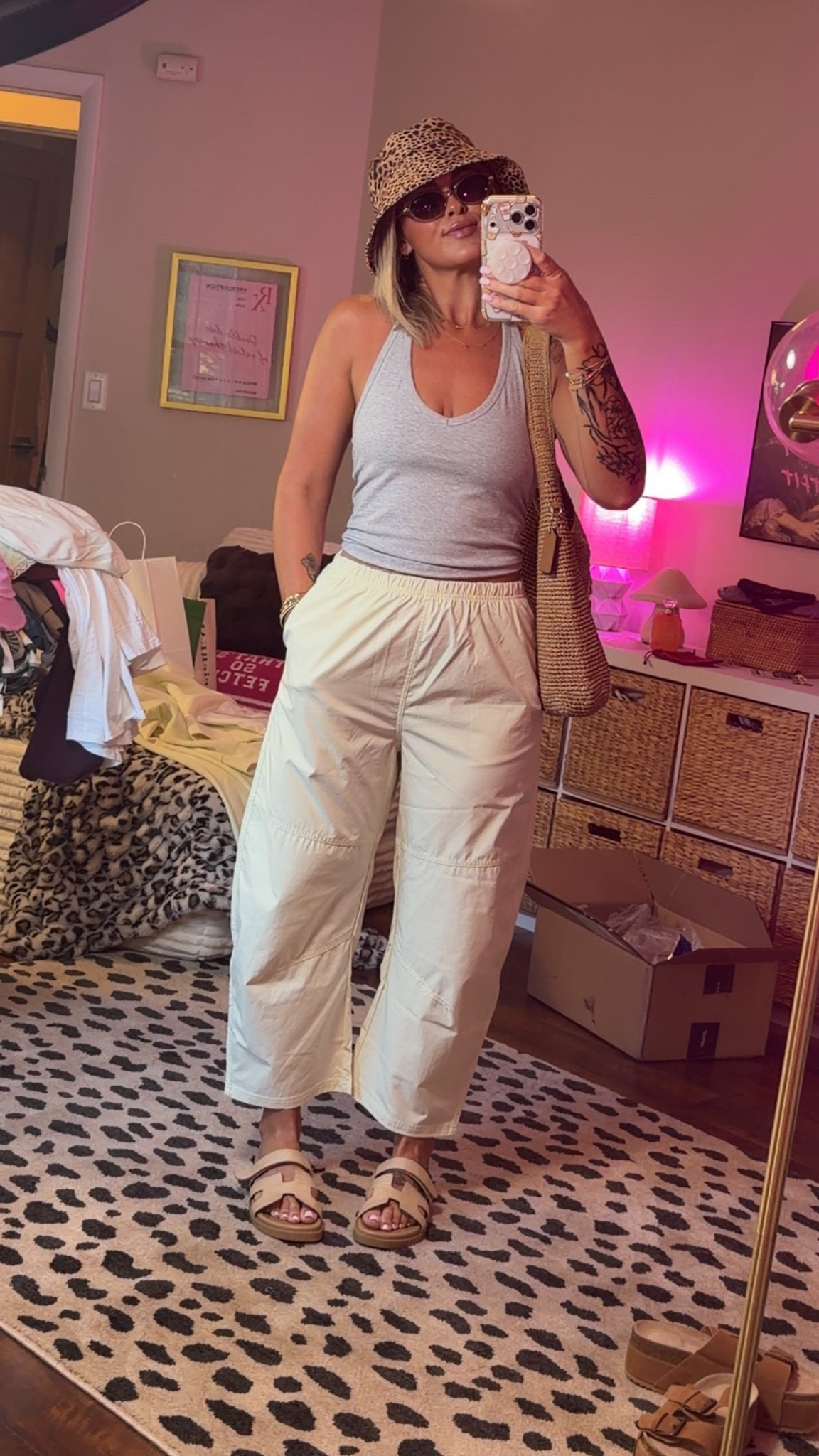 I’m in a small in too and bottoms they run big in my opinion shoes run tts my hat is sold out but Zara has a similar one!