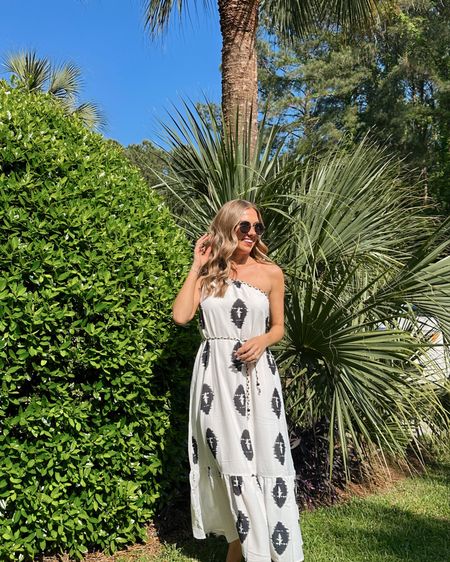 I love this boho maxi dress from Amazon! I'm wearing a medium! It comes in a few colors!

Moreewithmo
Travel Outfit
Summer Outfit
Date Night Outfit
Amazon
Country Music Concert

#LTKSeasonal #LTKFestival #LTKParties