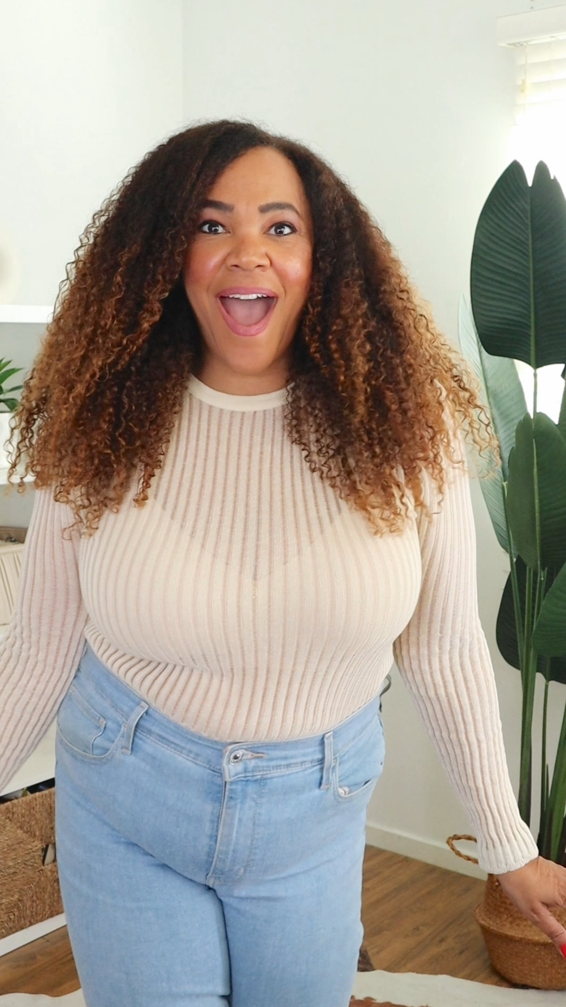 Feels like a Cloud ☁️ [ad] Styled my @honeylove CloudEmbrace bra with this sweater outfit. Ok, this gem is wire free t-shirt bra that is oh so soft while it smooths and supports! Perfection, right?! True to size. 💥Listen 👋🏾 Use my promo code link for 15% off!! - go to my link in Bio💥 #honeylovepartner 

Promo code link 🫶🏾 https://checkout.honeylove.com/VRODRIGUEZ 

#LTKMidsize #LTKOver40