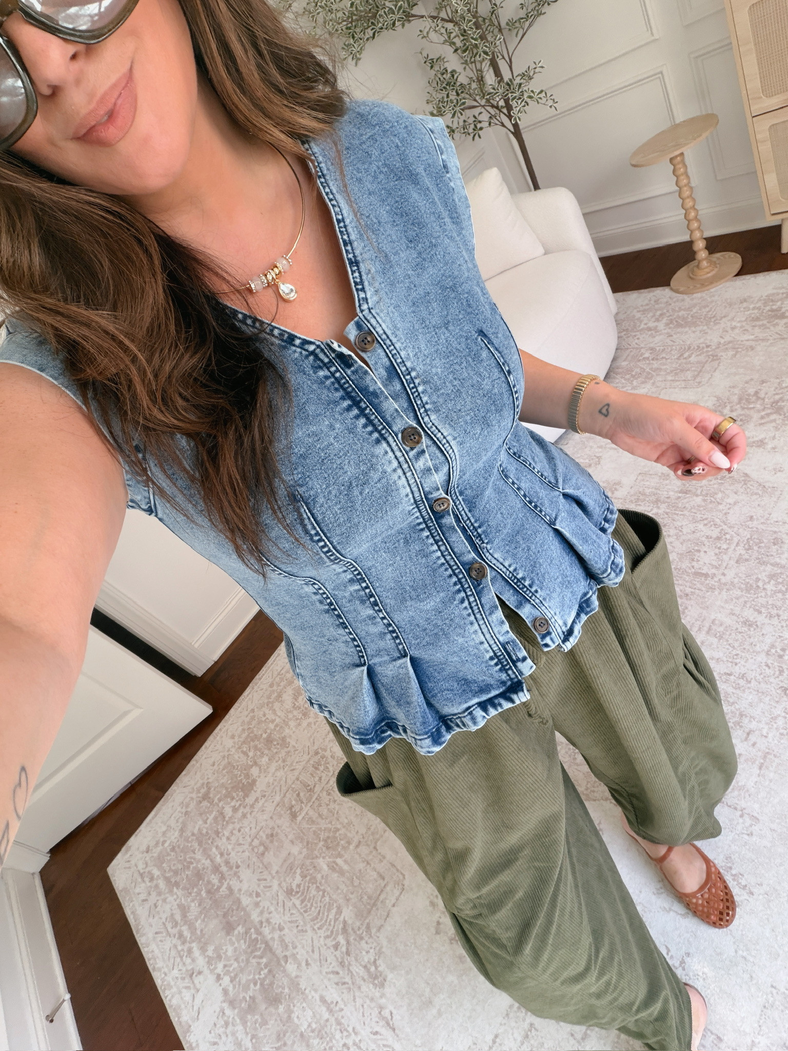 wearing a large in the top, XL in the bottoms

#LTKSeasonal #LTKMidsize
