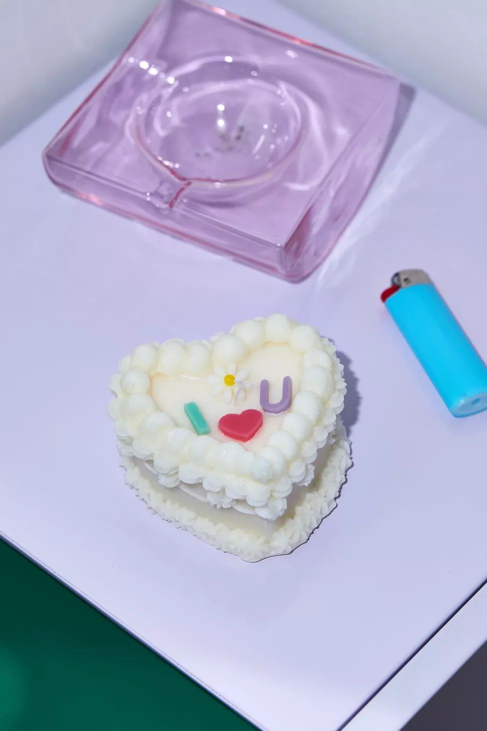 Yui Brooklyn Heart Cake Shaped Candle | Urban Outfitters (US and RoW)