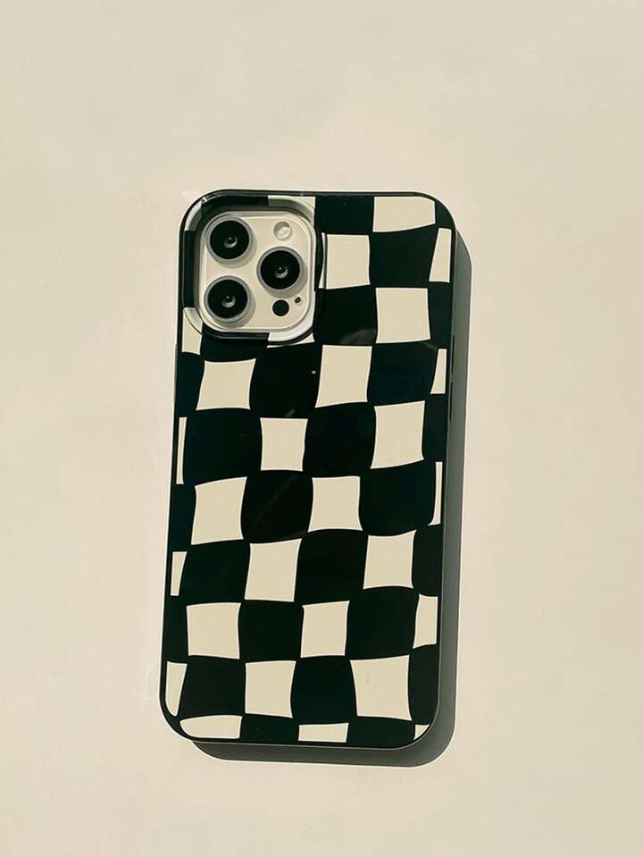 Twisted Checkered Phone Case | SHEIN