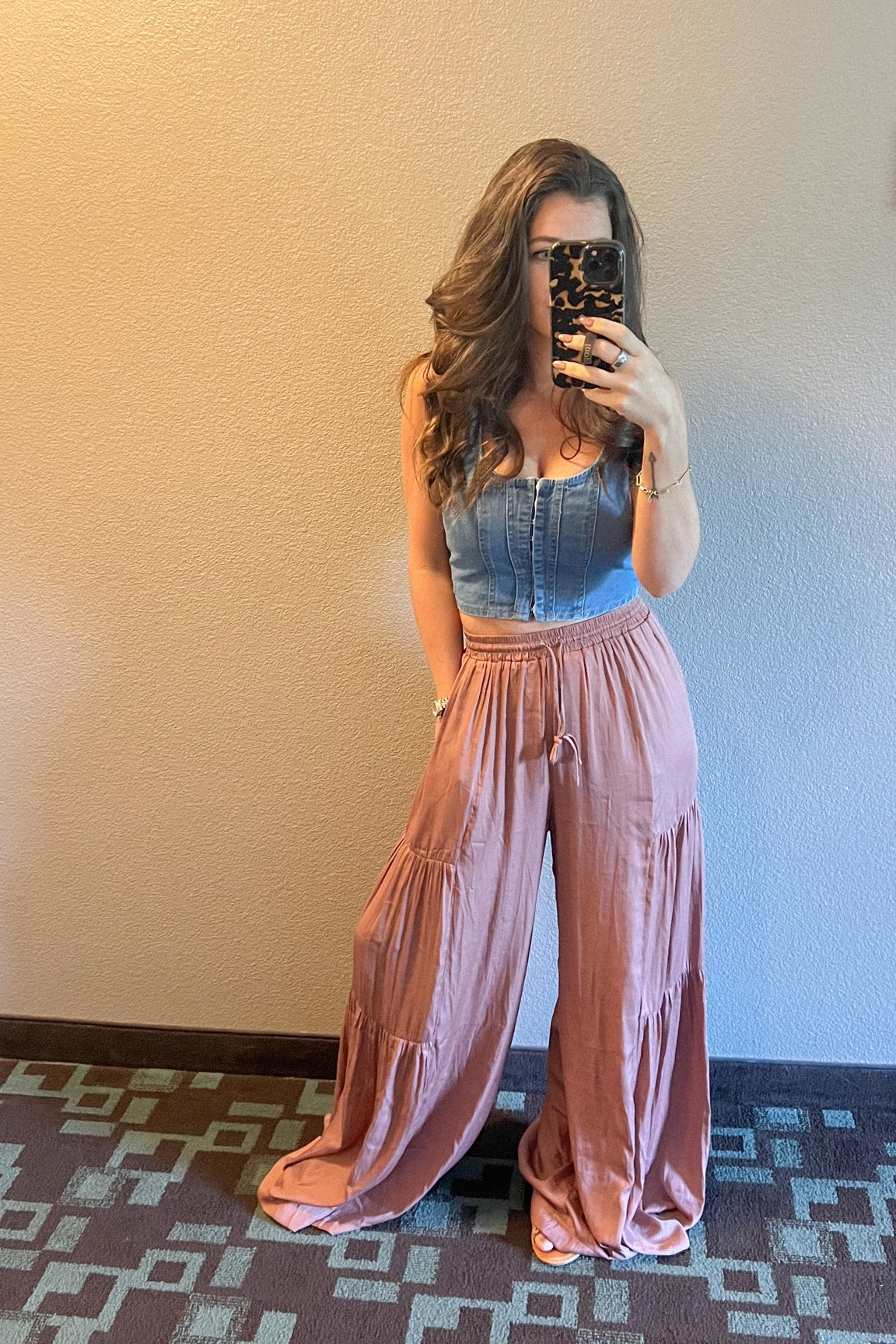 Nashville outfit inspo #nashville #nash #nashvilleoutfit #outfitinspo #denim #denimtop #denimtank #nashvilleinspo

#LTKunder100 #LTKstyletip #LTKtravel