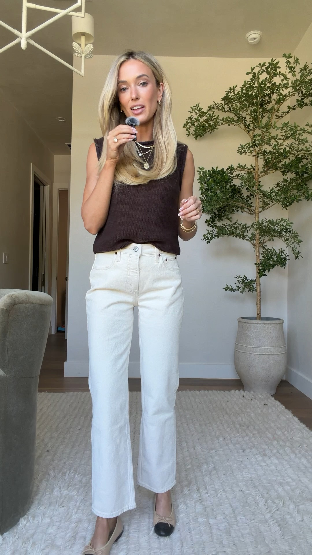 Wearing 25short in the jeans! Im 5’5” so im typically not in short but I prefer these as an ankle jean!