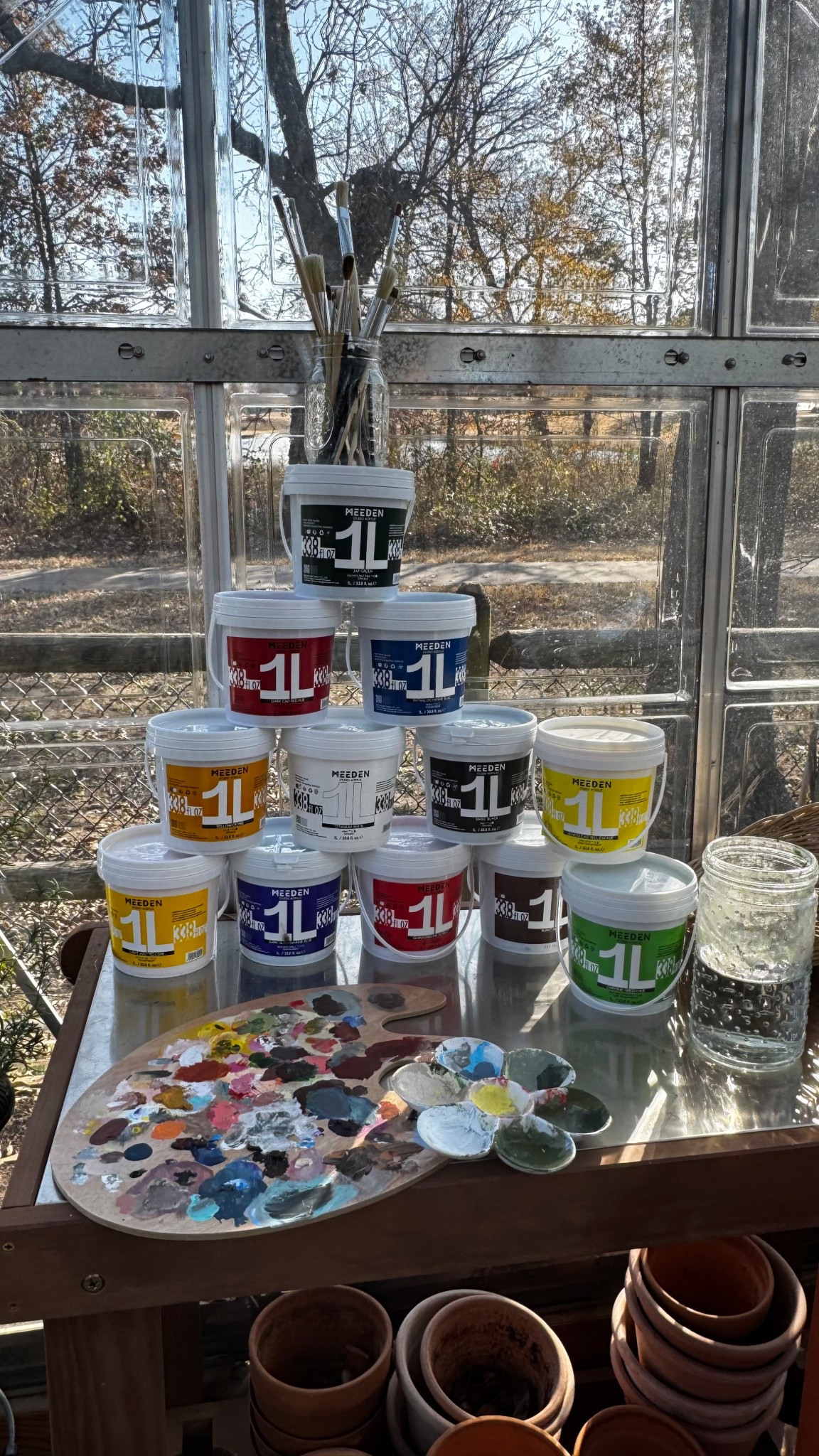 Greenhouse unboxing 🪴🎨 So excited to unbox my Meeden paints! 12 colors, can’t wait to put these to good use. 

Acrylic paint
Paintbrushes
Greenhouse art studio
MaleaGordonHome
